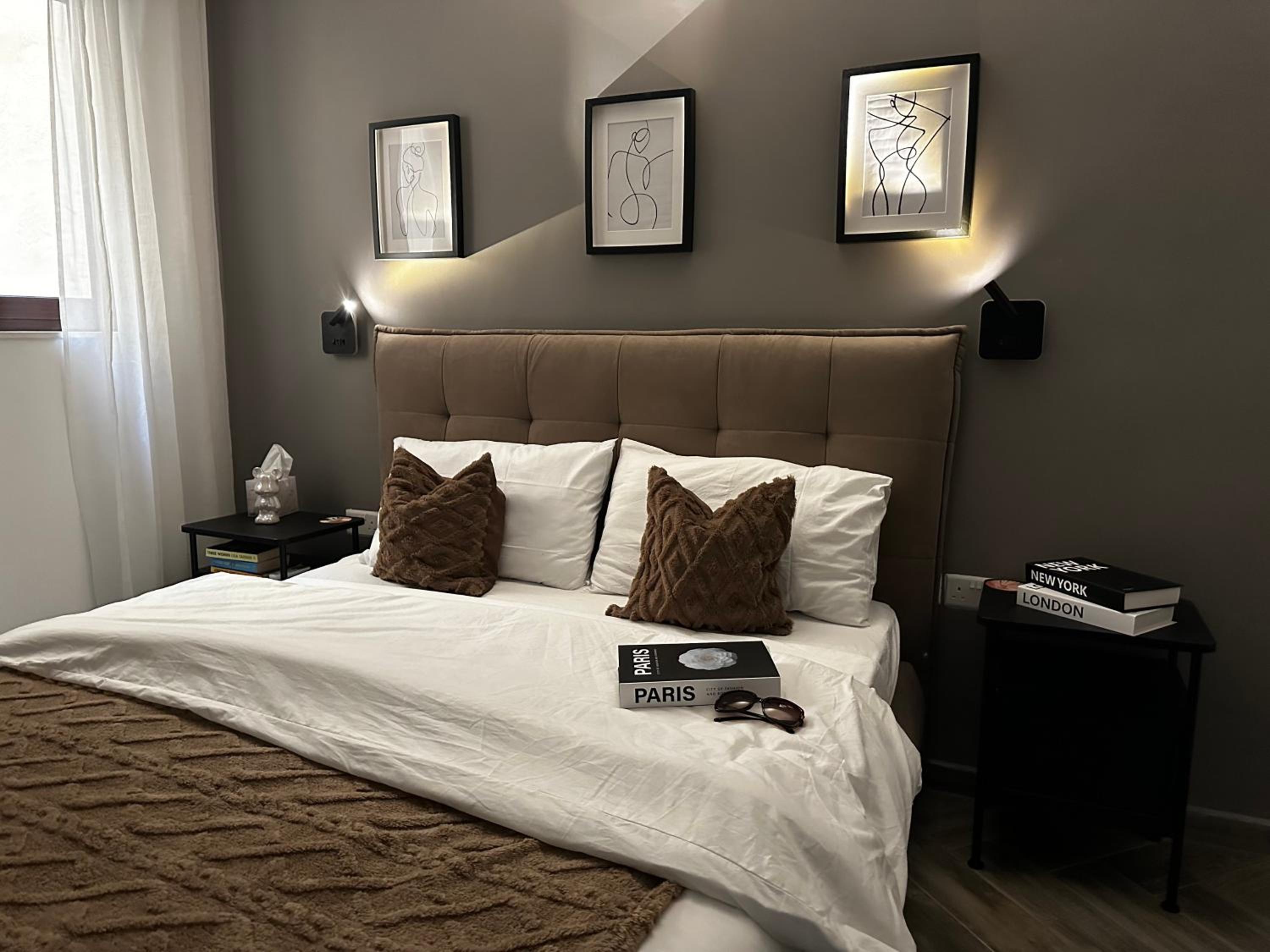 Luxury 3 Bed Apartment with Large Outdoor Pools and Gardens