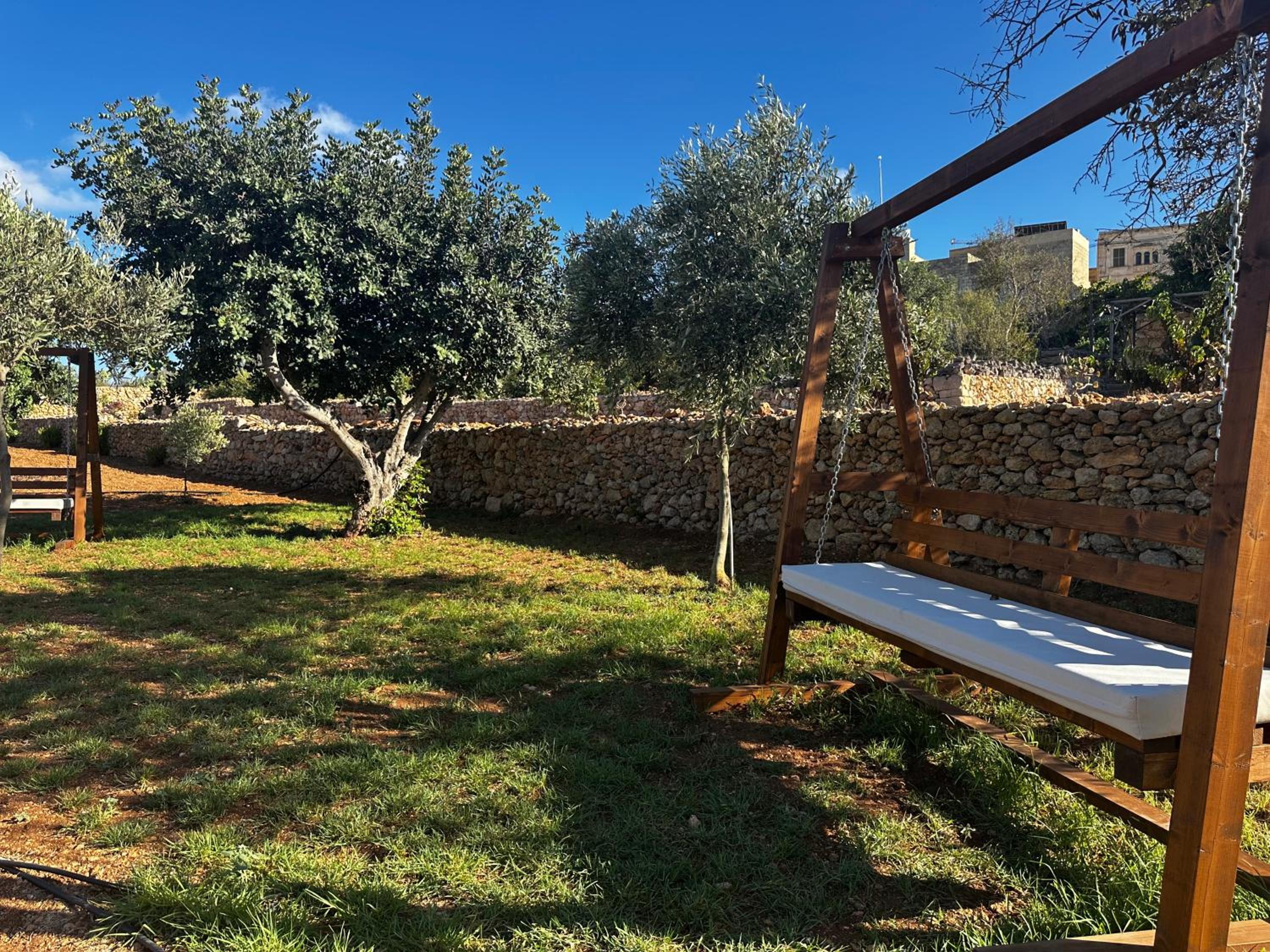 Luxury 3 Bed Apartment with Large Outdoor Pools and Gardens