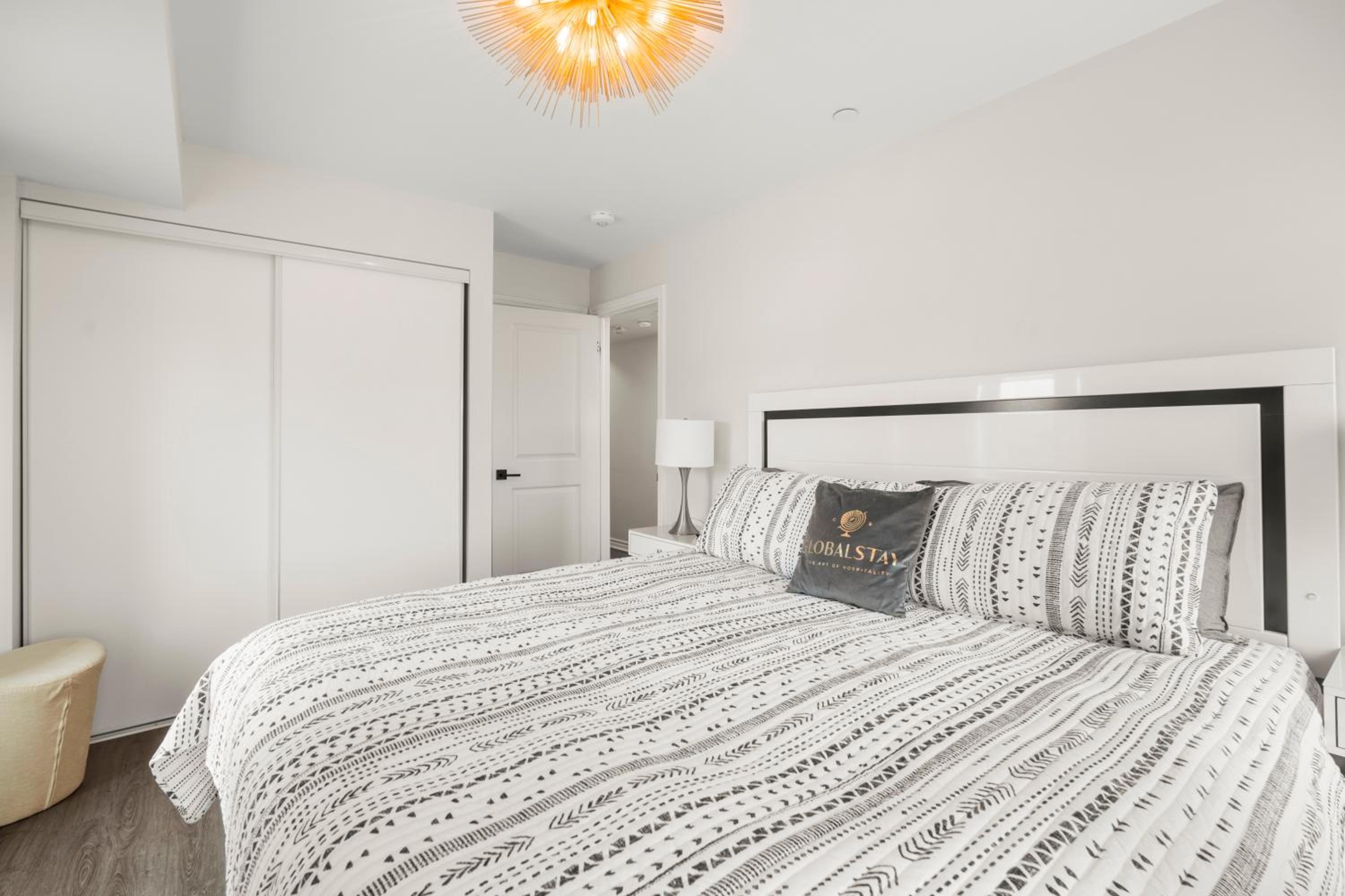 Luxury Etobicoke Townhouse Minutes Away from Waterfront