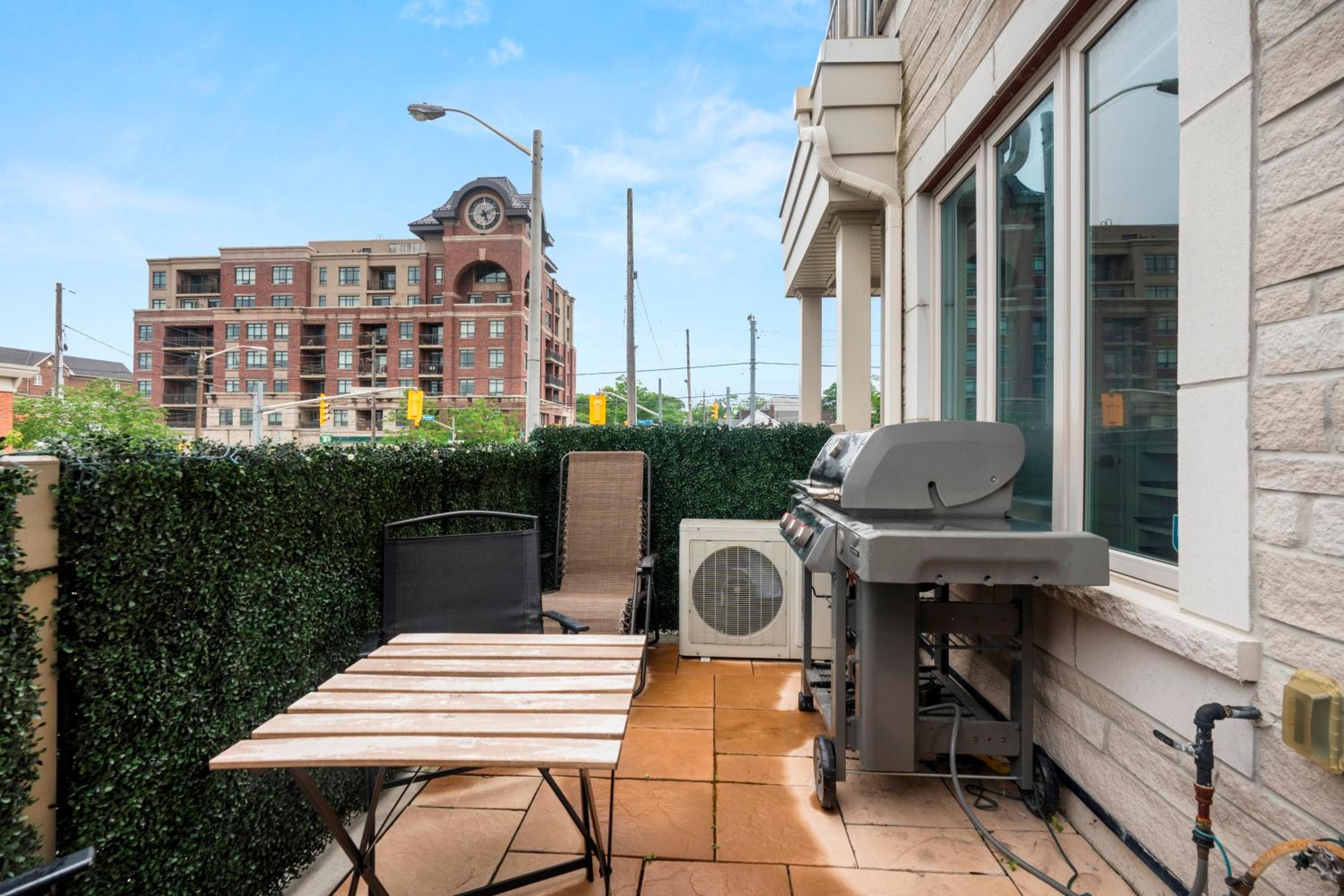 Luxury Etobicoke Townhouse Minutes Away from Waterfront