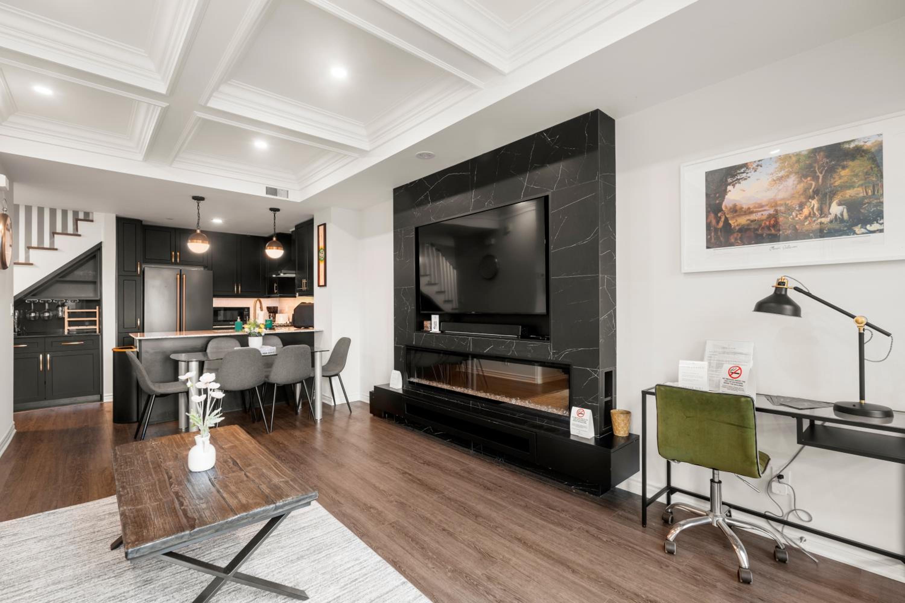 Luxury Etobicoke Townhouse Minutes Away from Waterfront