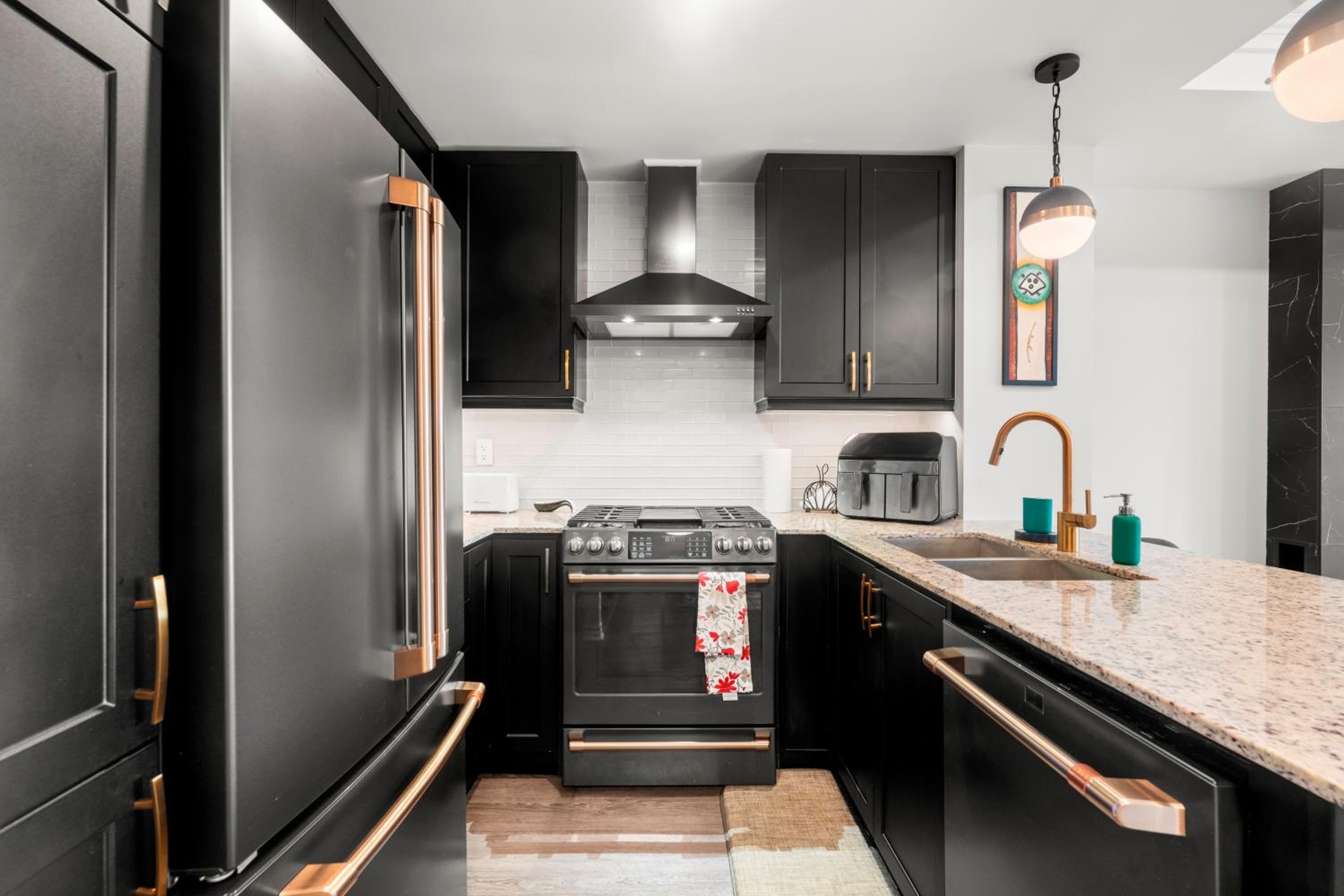 Luxury Etobicoke Townhouse Minutes Away from Waterfront