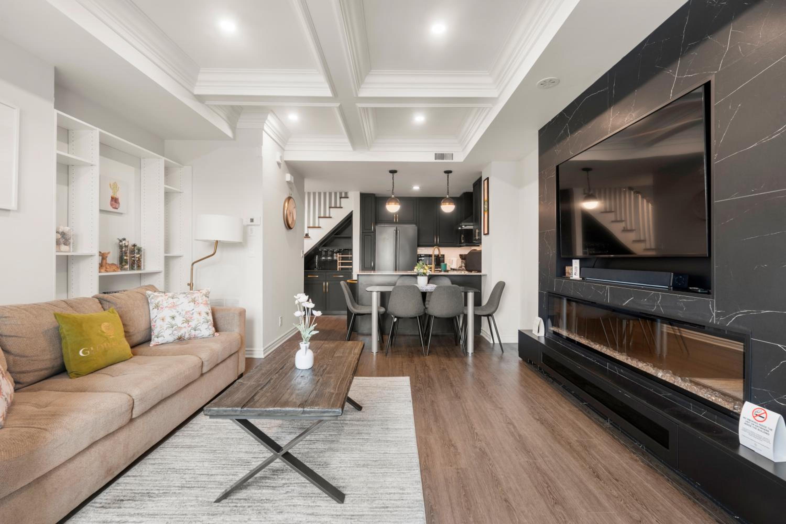 Luxury Etobicoke Townhouse Minutes Away from Waterfront