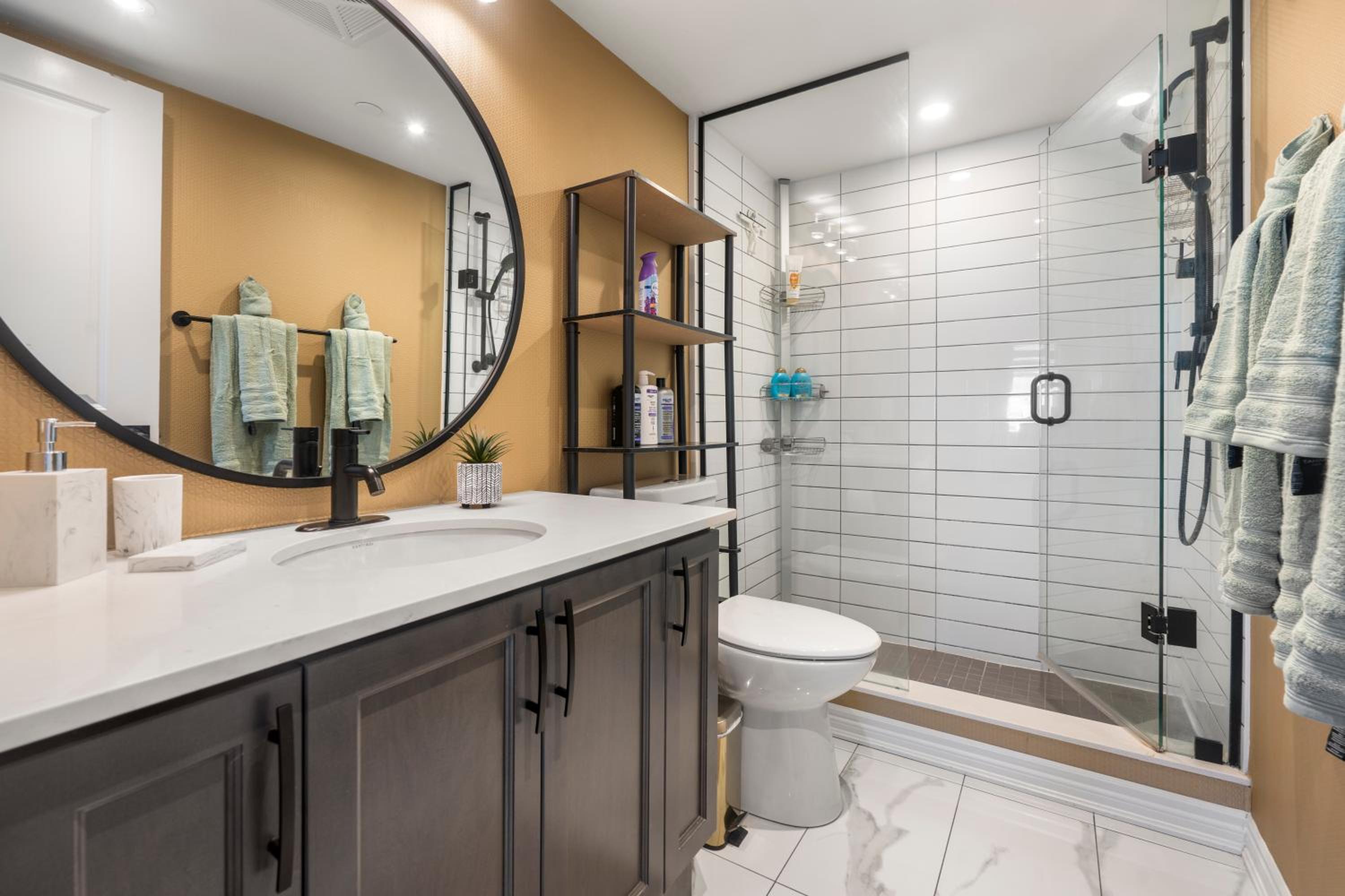 Luxury Etobicoke Townhouse Minutes Away from Waterfront