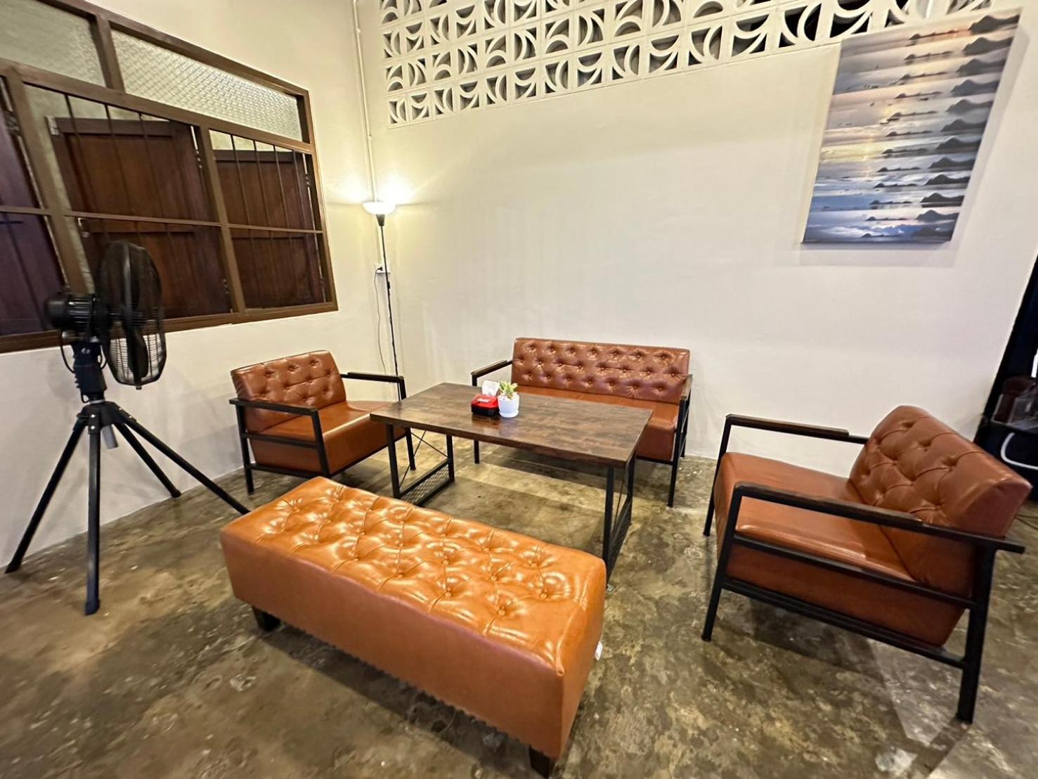 Hostel 126 Cafe' & Bar
