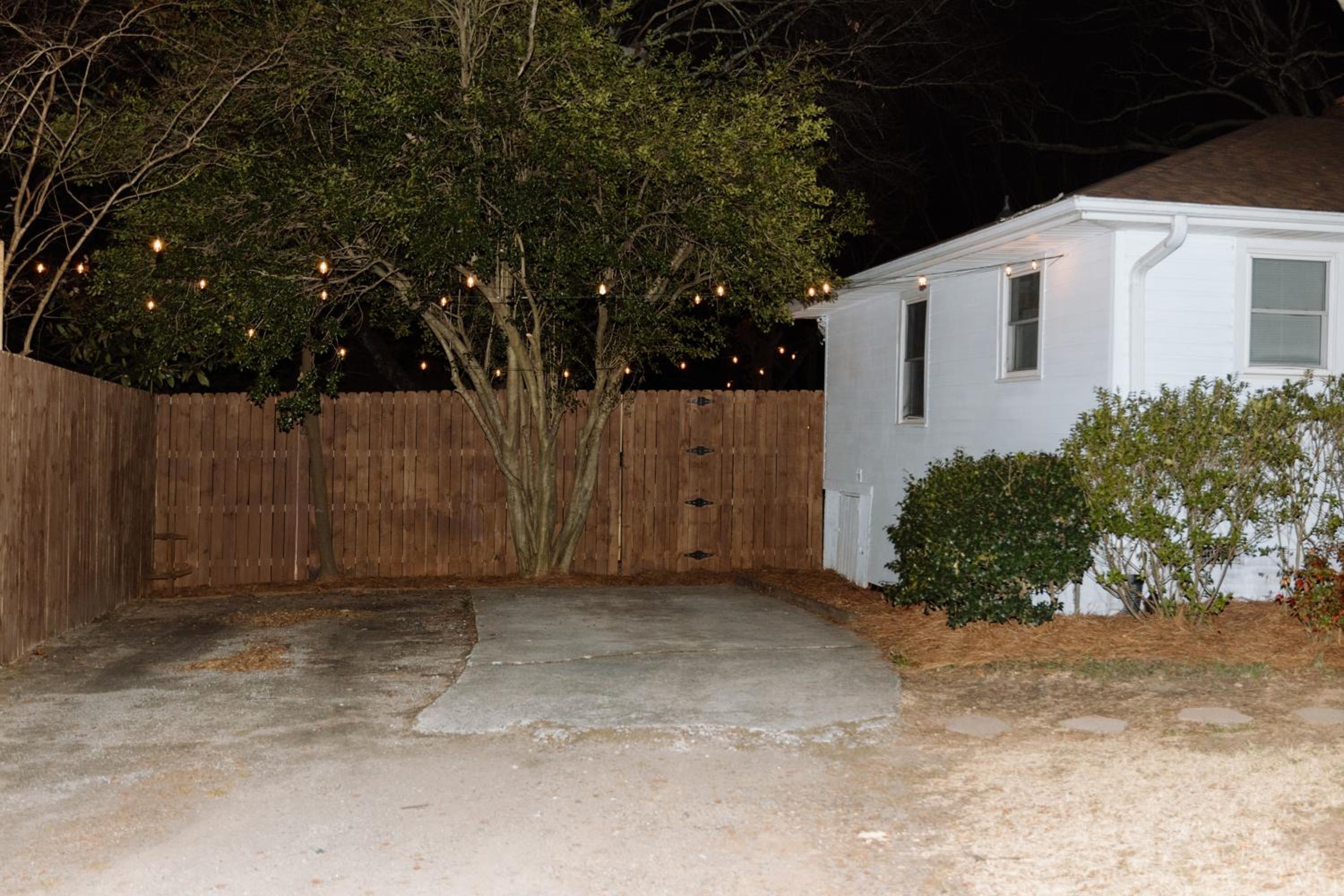 Speakeasy, Hot Tub, Putt Putt, Outdoor Theatre, 8 minutes from Downtown Greenville
