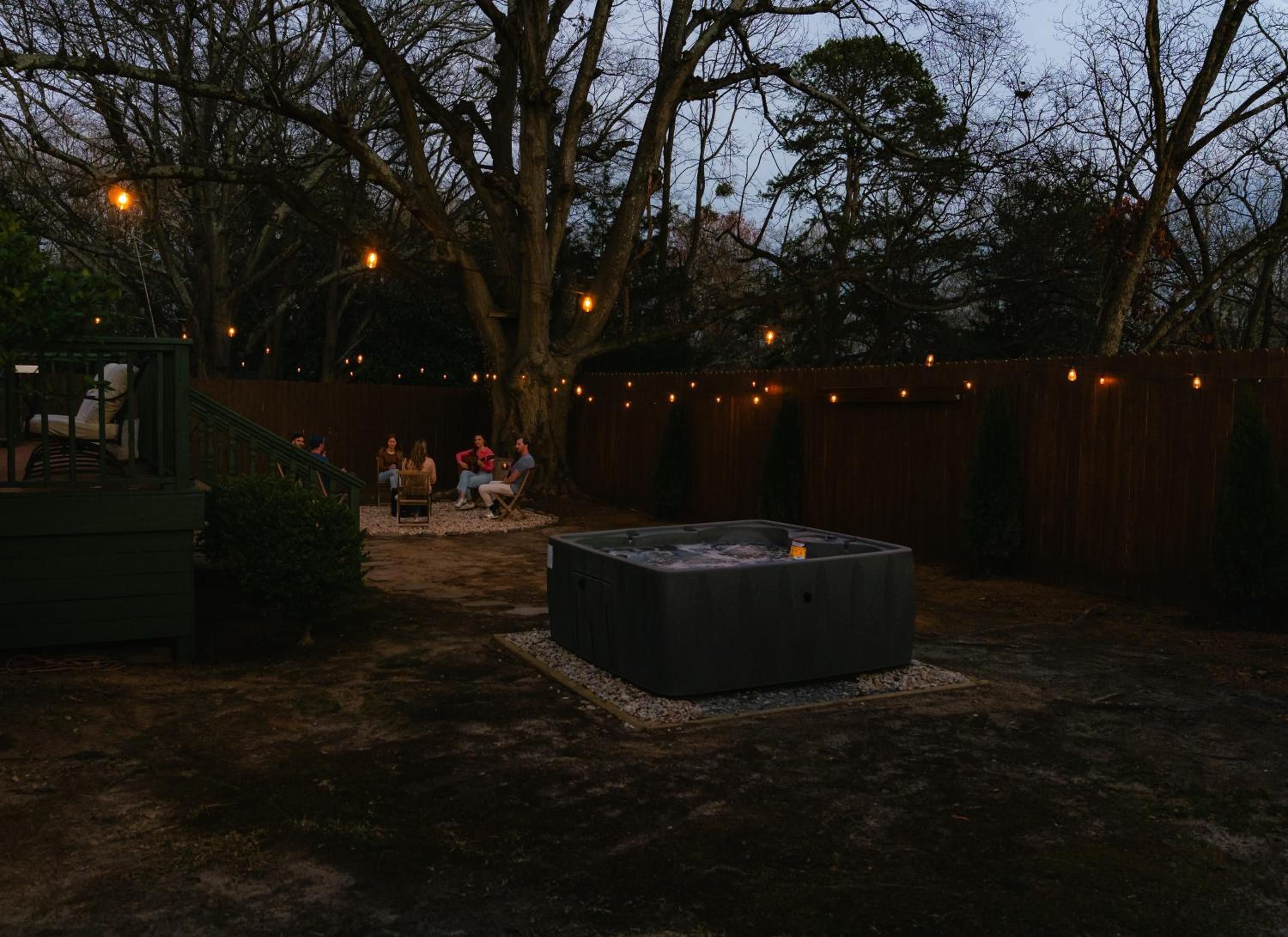Speakeasy, Hot Tub, Putt Putt, Outdoor Theatre, 8 minutes from Downtown Greenville