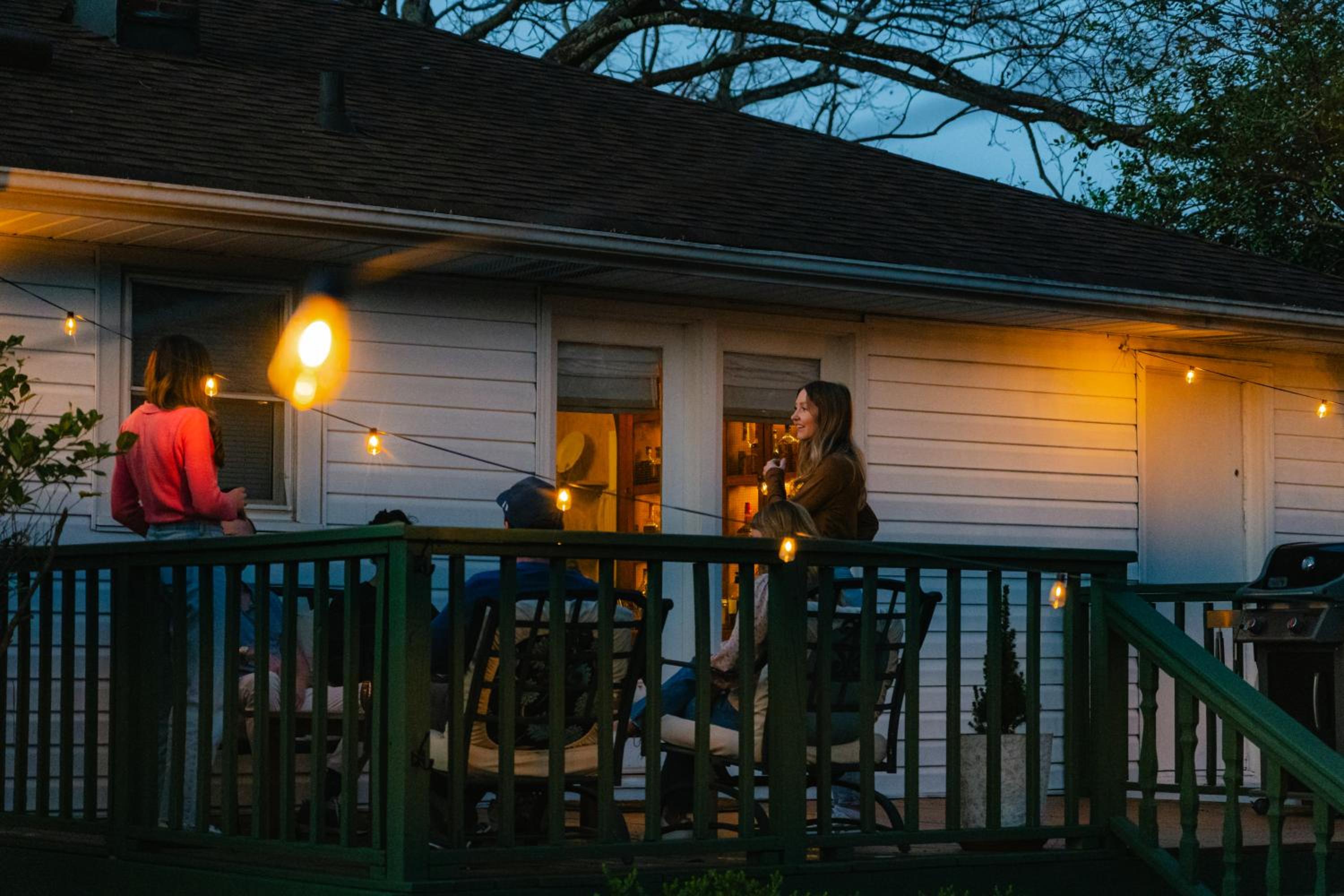 Speakeasy, Hot Tub, Putt Putt, Outdoor Theatre, 8 minutes from Downtown Greenville
