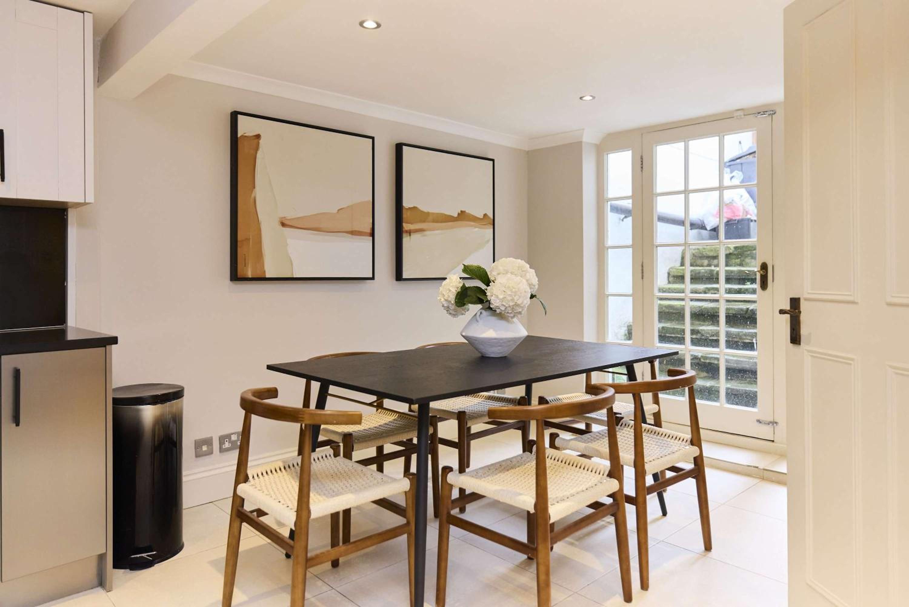 Regent's Park Mews - 4-Bed with Patio