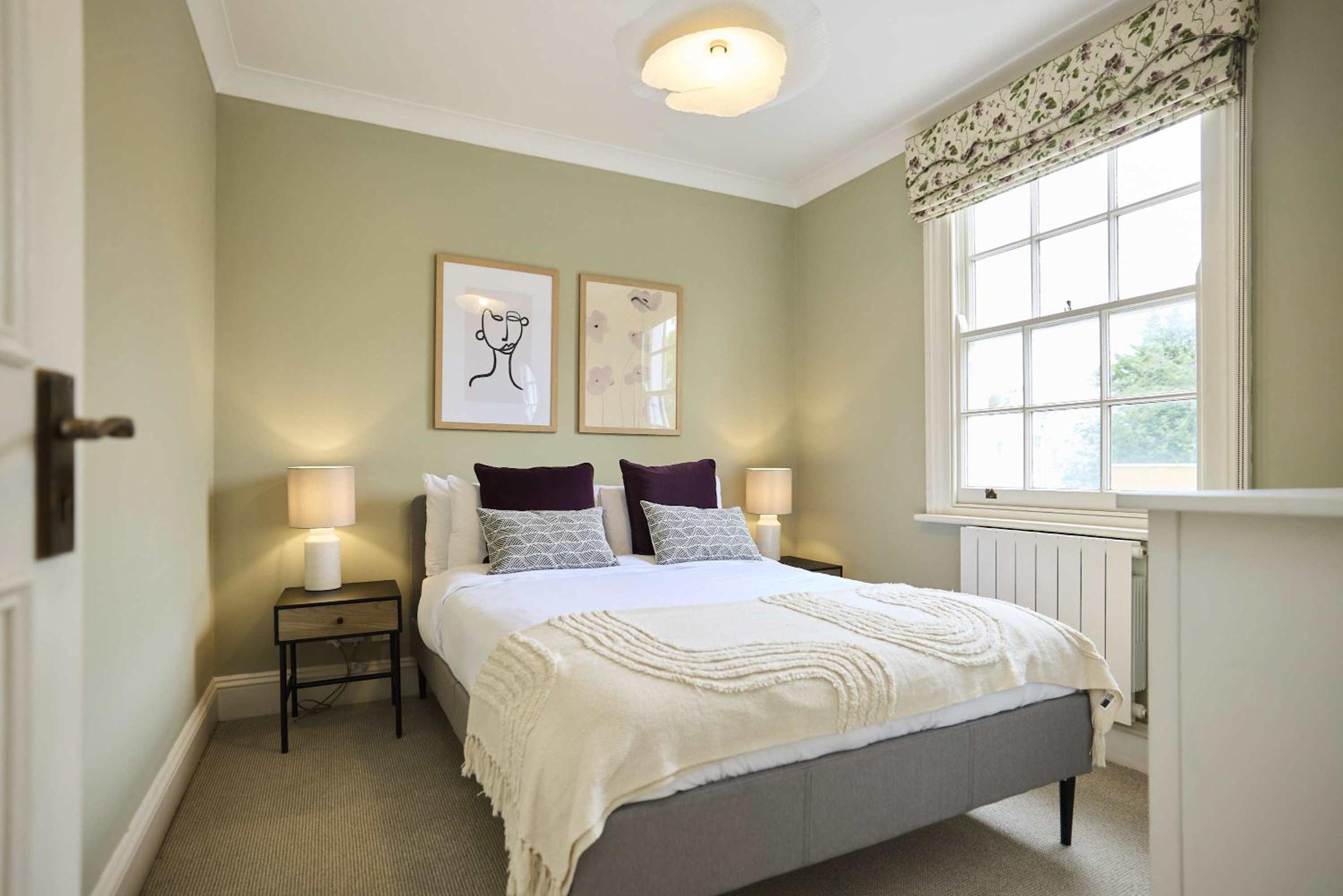 Regent's Park Mews - 4-Bed with Patio