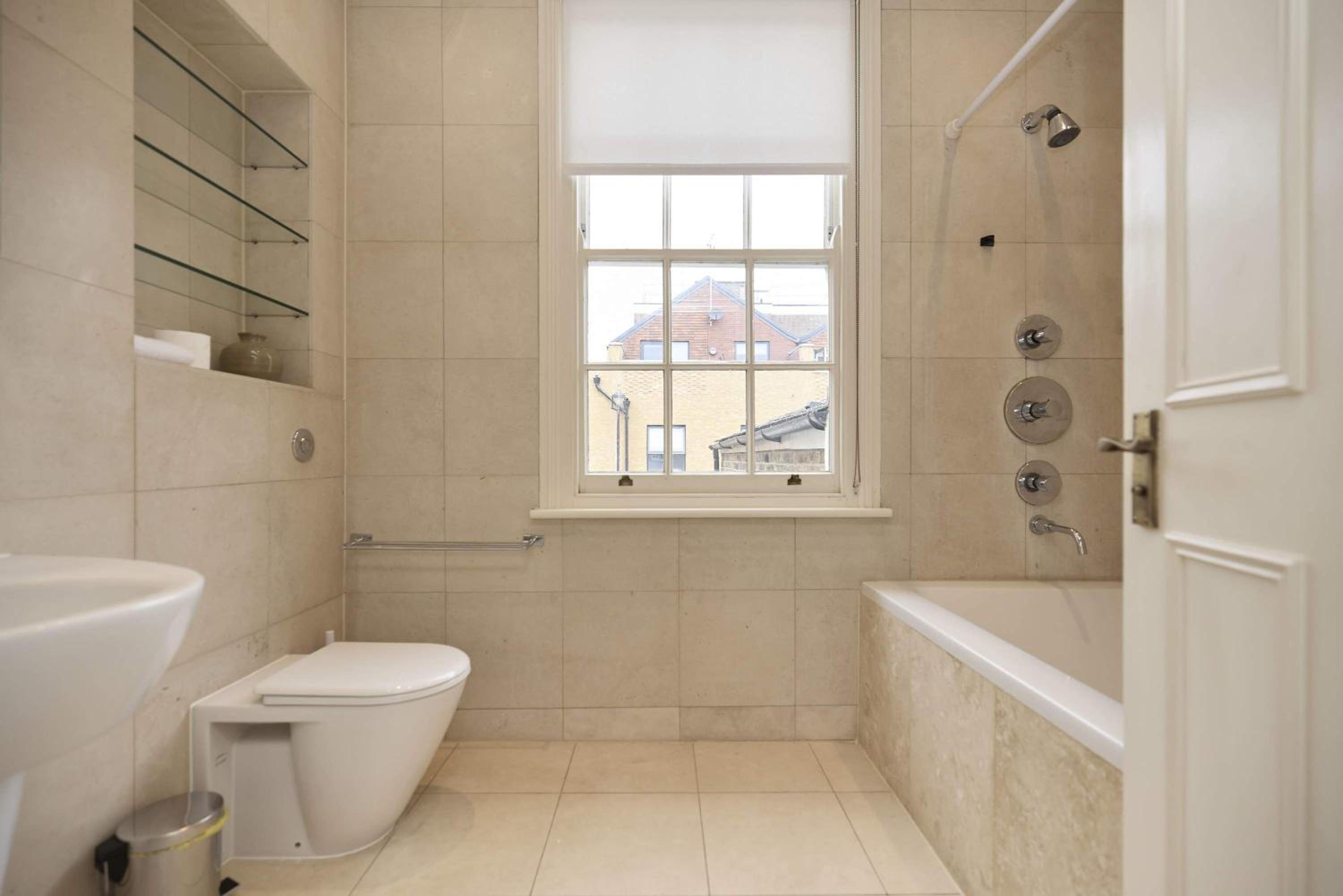 Regent's Park Mews - 4-Bed with Patio