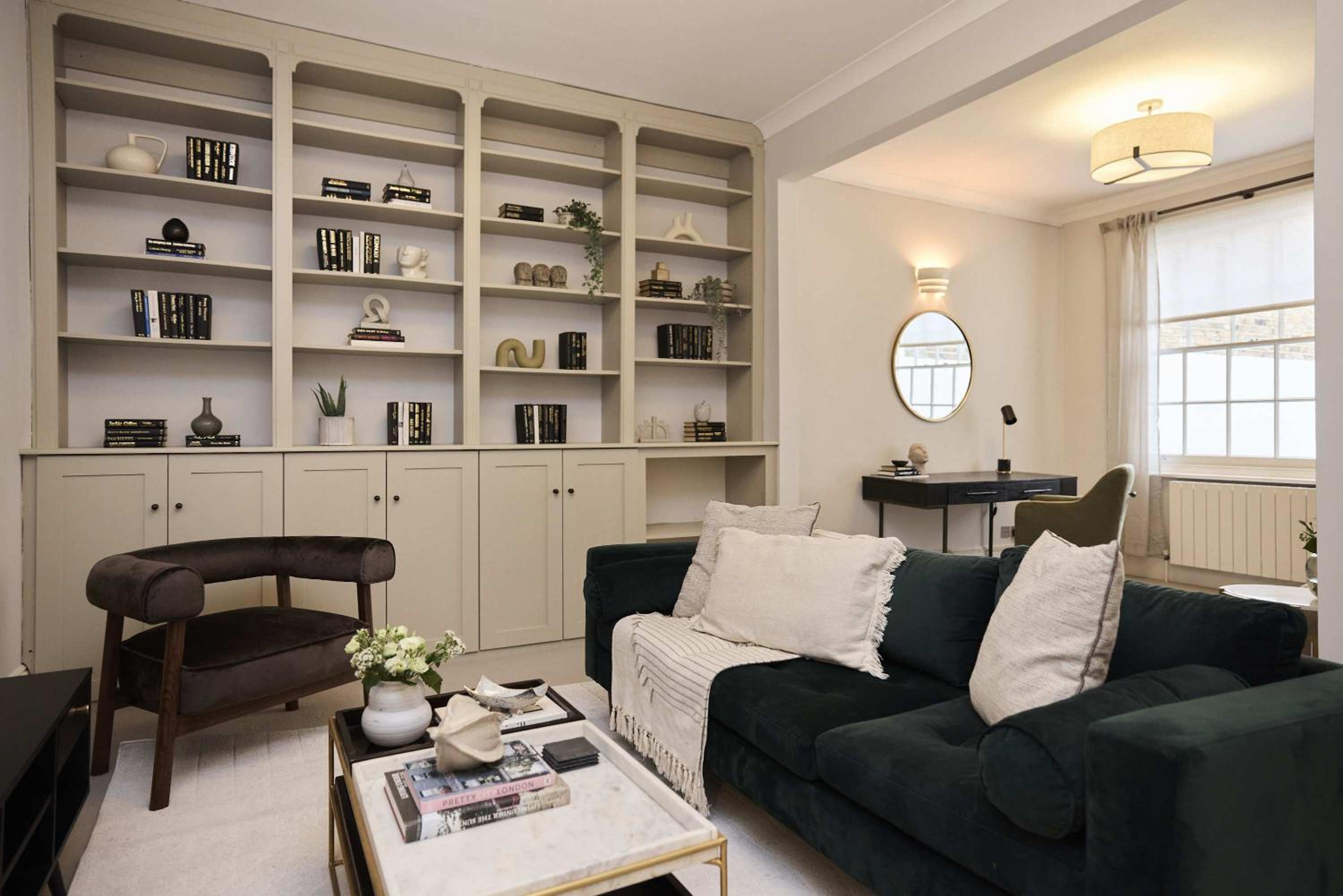 Regent's Park Mews - 4-Bed with Patio