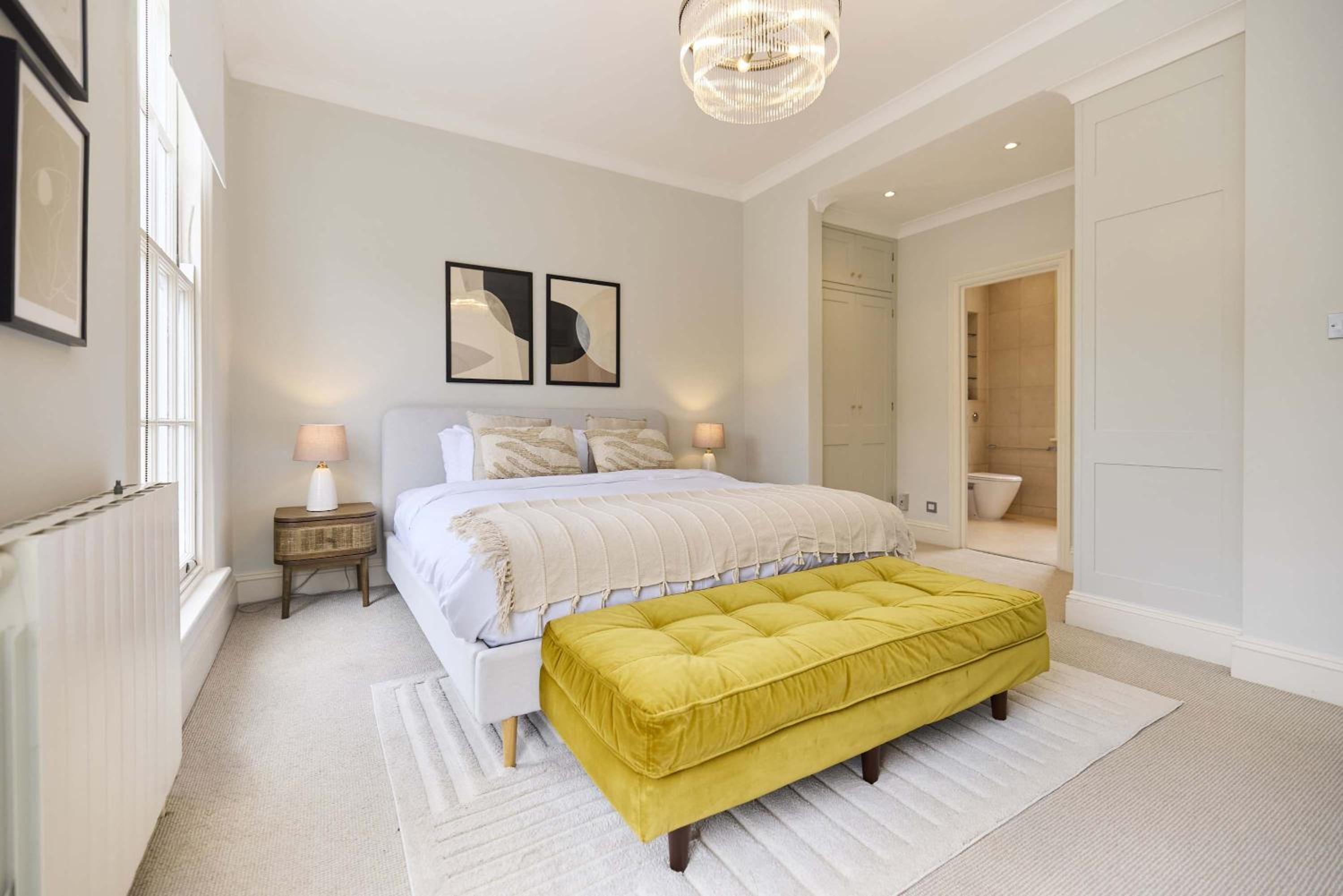 Regent's Park Mews - 4-Bed with Patio