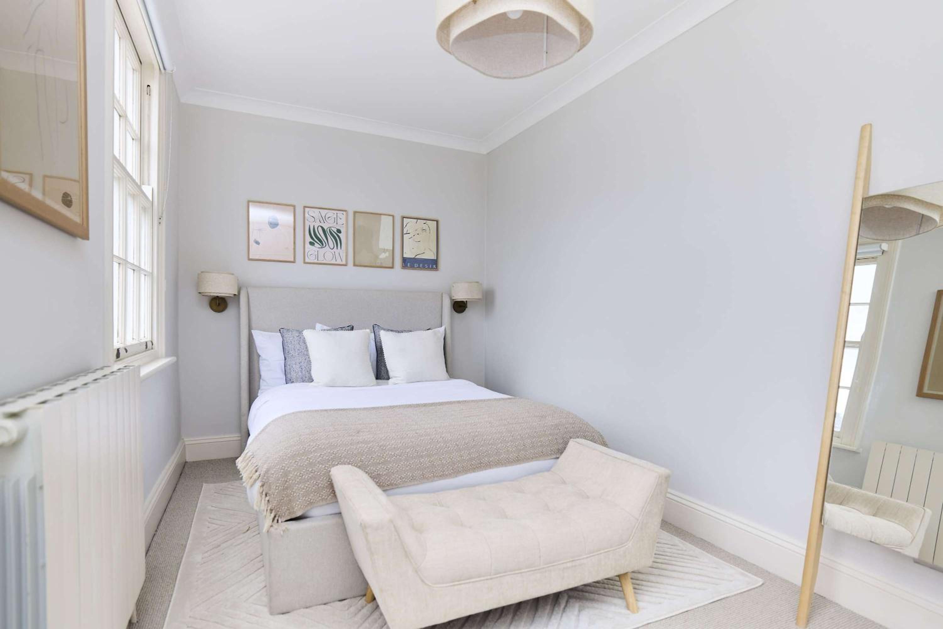Regent's Park Mews - 4-Bed with Patio