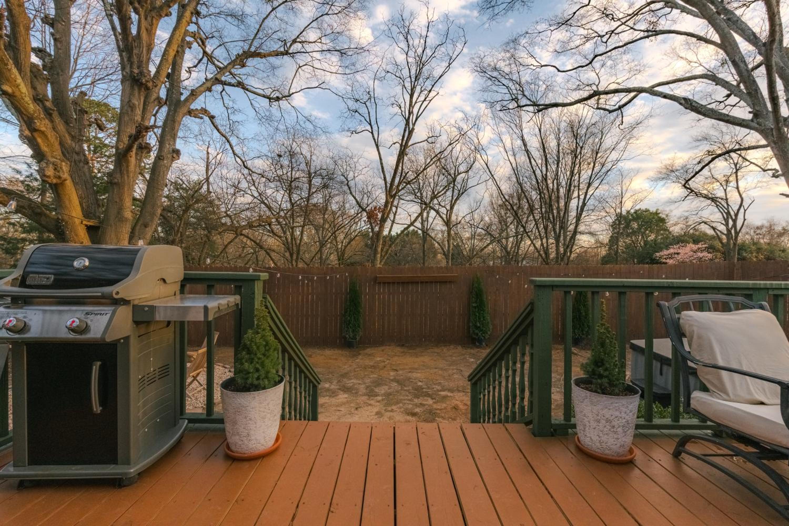Speakeasy, Hot Tub, Putt Putt, Outdoor Theatre, 8 minutes from Downtown Greenville