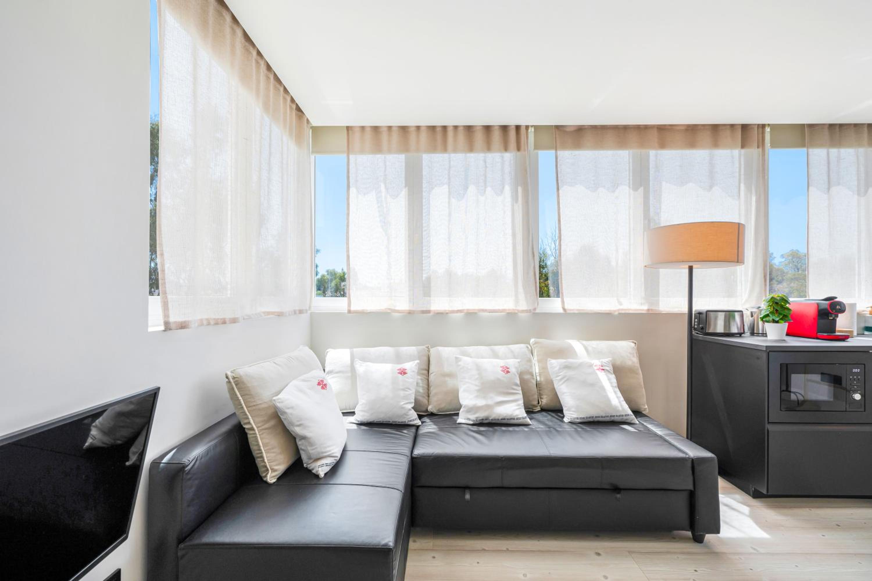 Luminoso loft con piscina en Puerto Banús