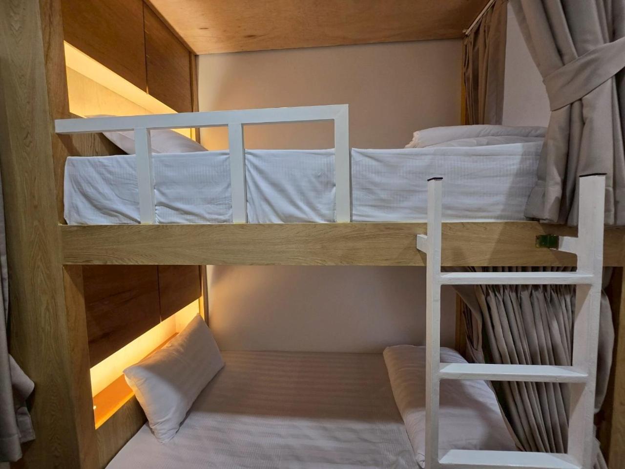 Inn De Sea - Hostel Bangkok Rambuttri Village Khaosan Area