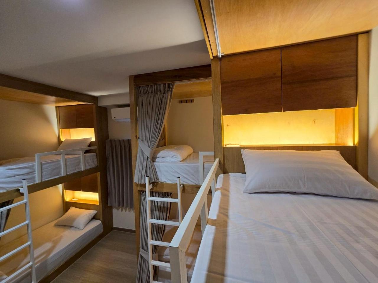 Inn De Sea - Hostel Bangkok Rambuttri Village Khaosan Area