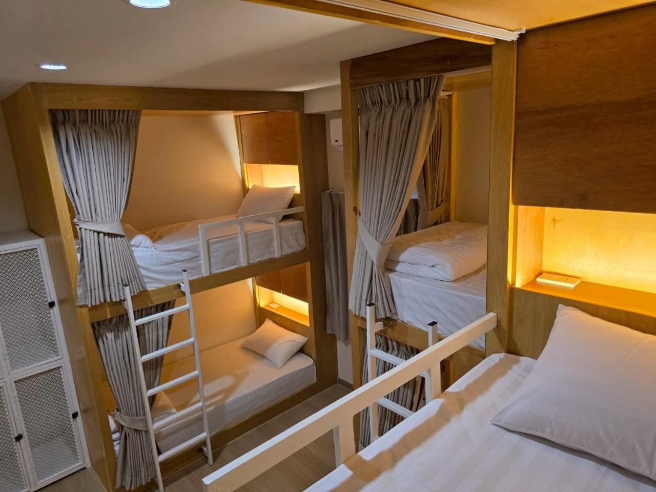 Inn De Sea - Hostel Bangkok Rambuttri Village Khaosan Area
