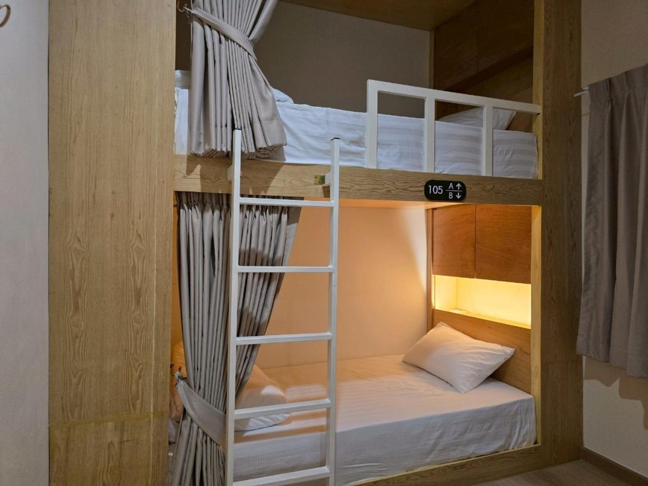 Inn De Sea - Hostel Bangkok Rambuttri Village Khaosan Area
