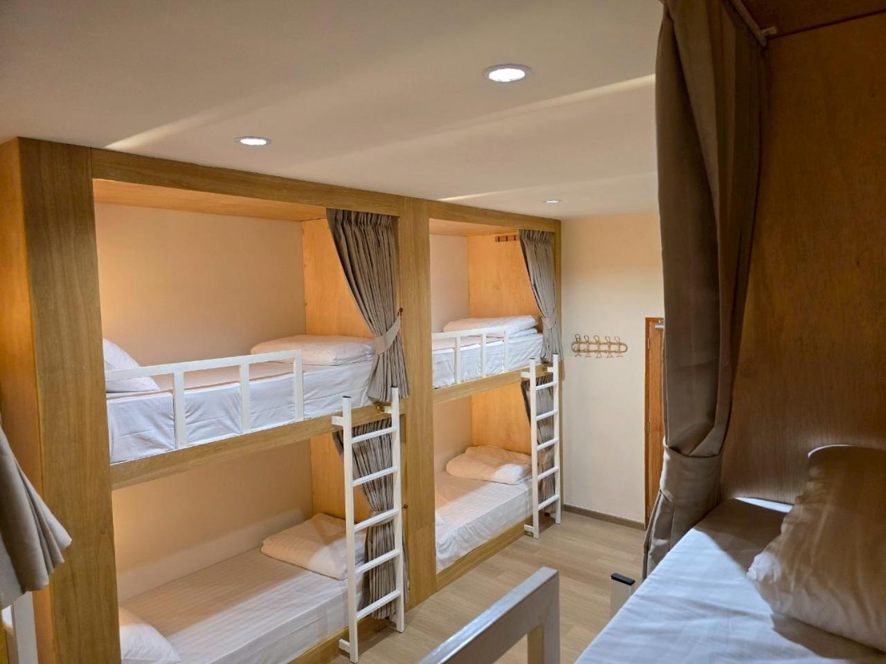 Inn De Sea - Hostel Bangkok Rambuttri Village Khaosan Area