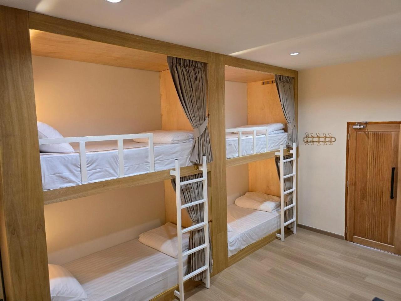 Inn De Sea - Hostel Bangkok Rambuttri Village Khaosan Area