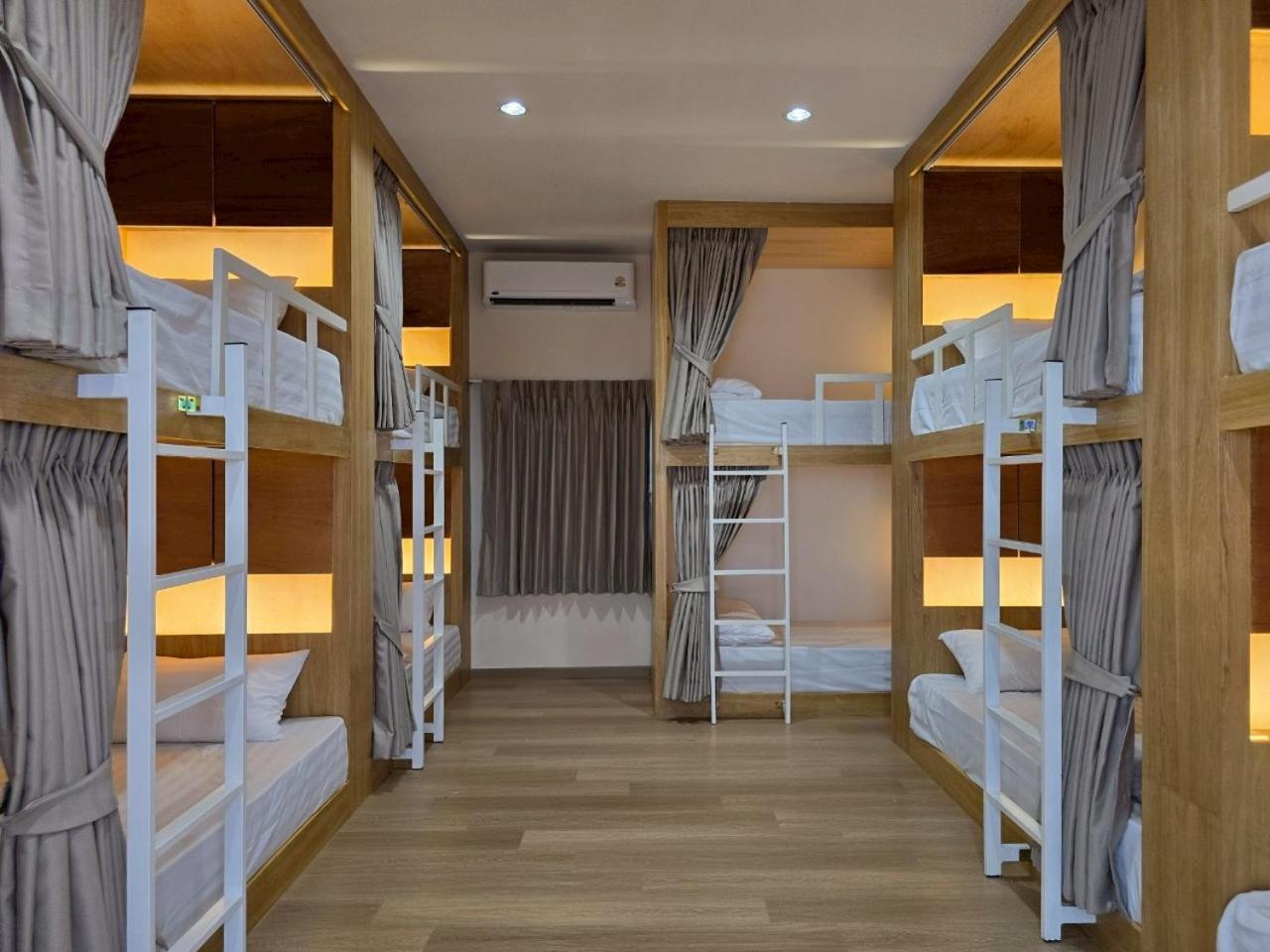 Inn De Sea - Hostel Bangkok Rambuttri Village Khaosan Area