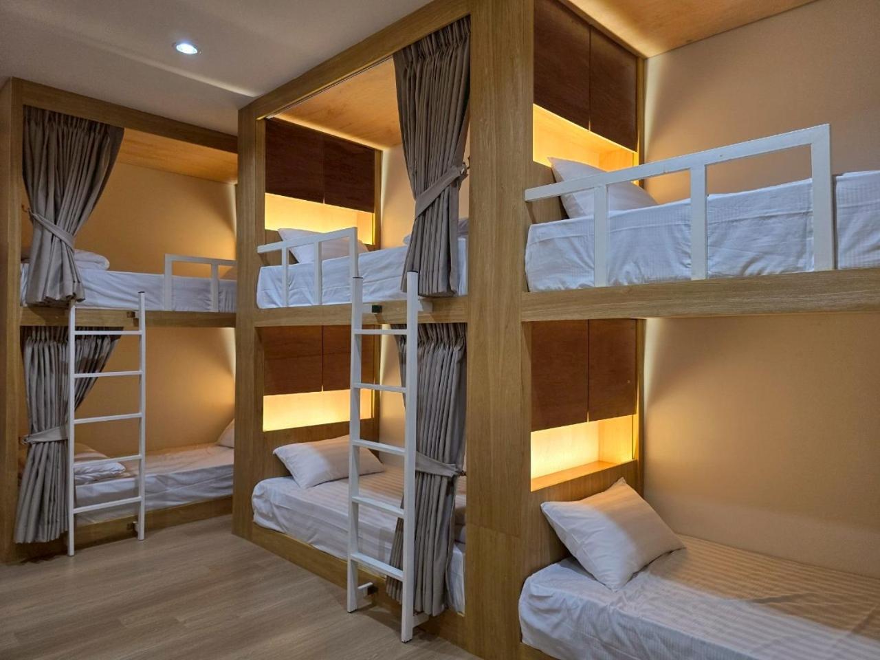 Inn De Sea - Hostel Bangkok Rambuttri Village Khaosan Area