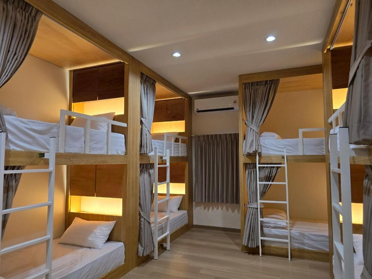 Inn De Sea - Hostel Bangkok Rambuttri Village Khaosan Area