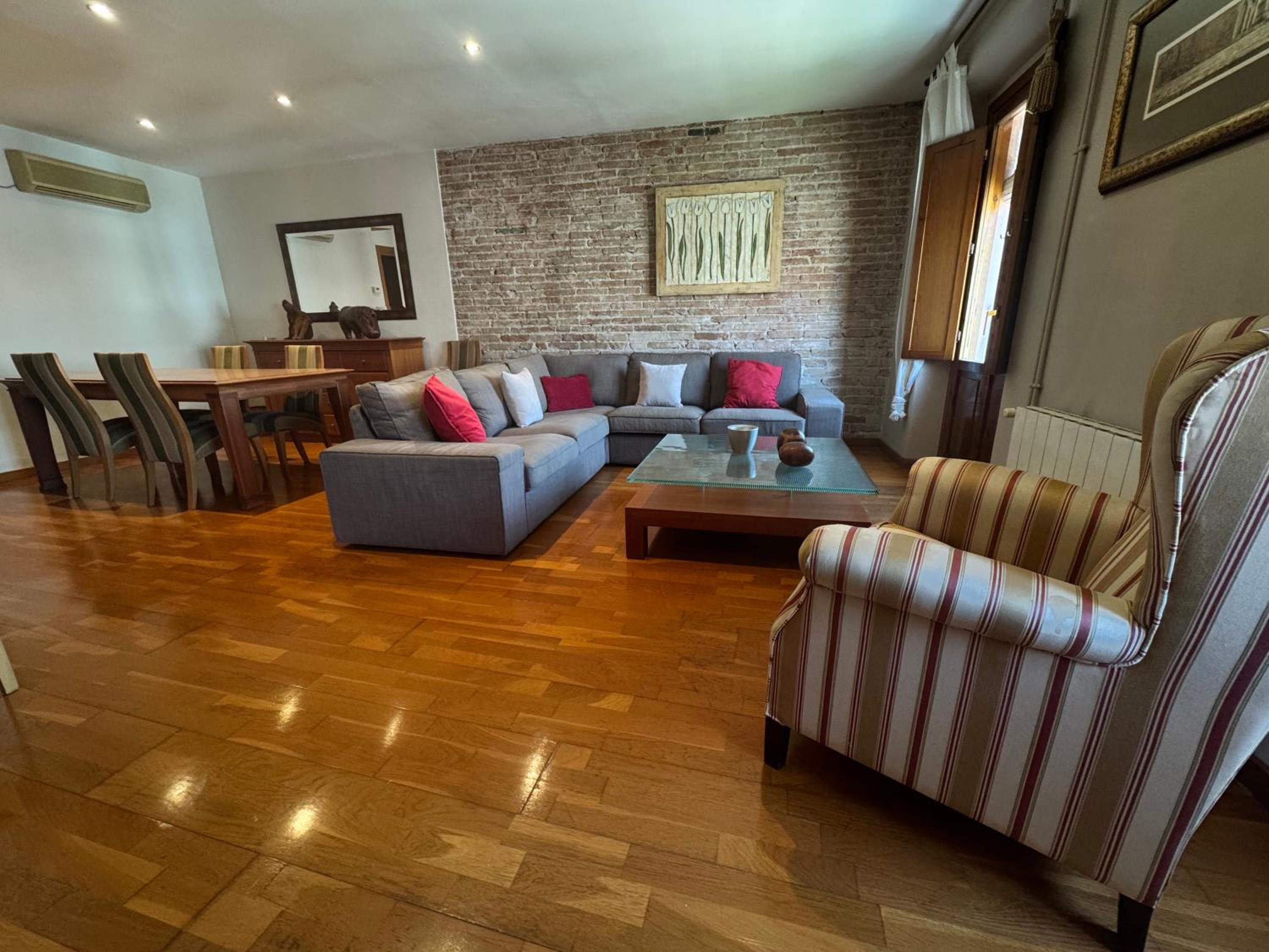 Font27 Apartament