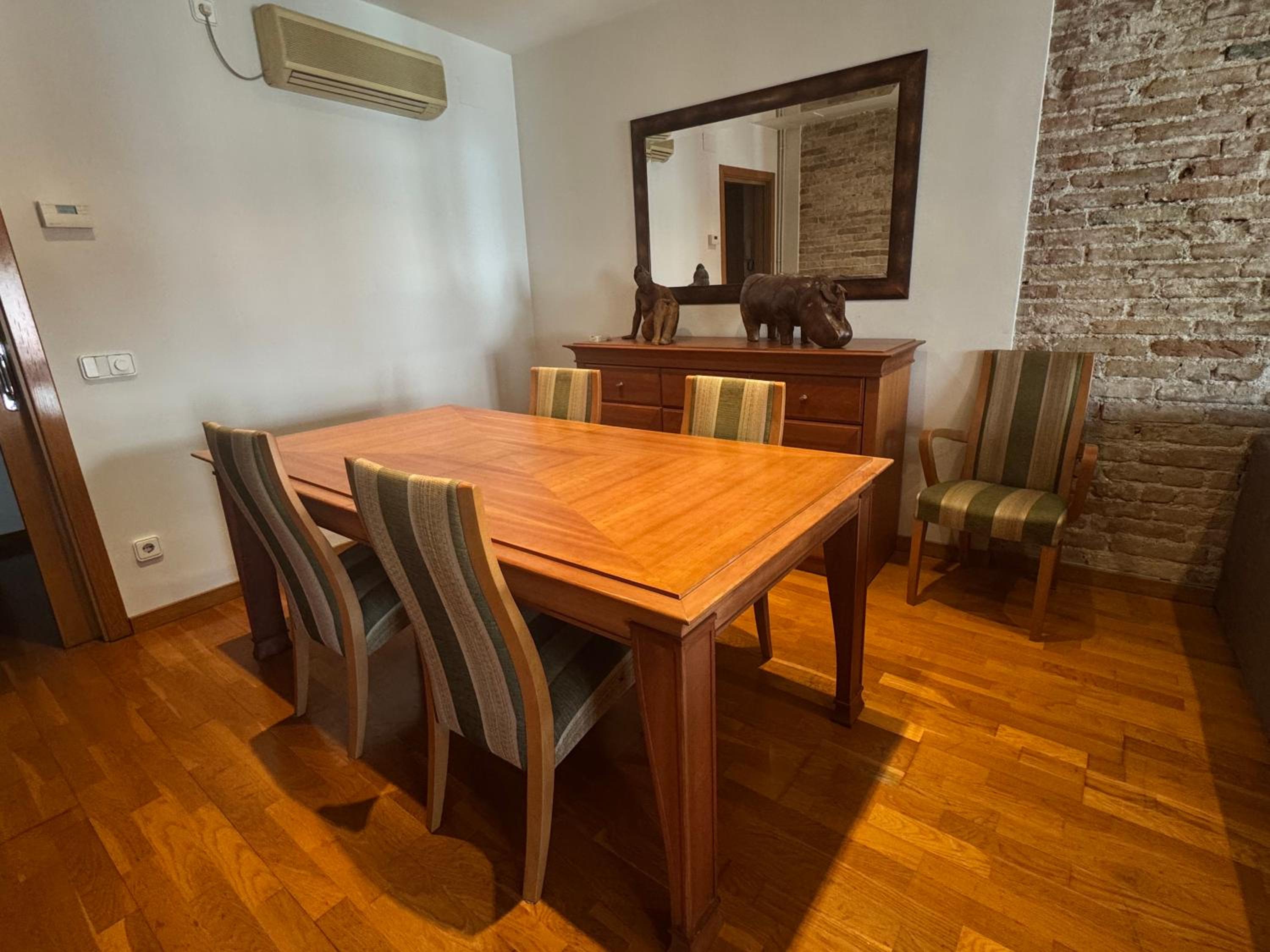 Font27 Apartament