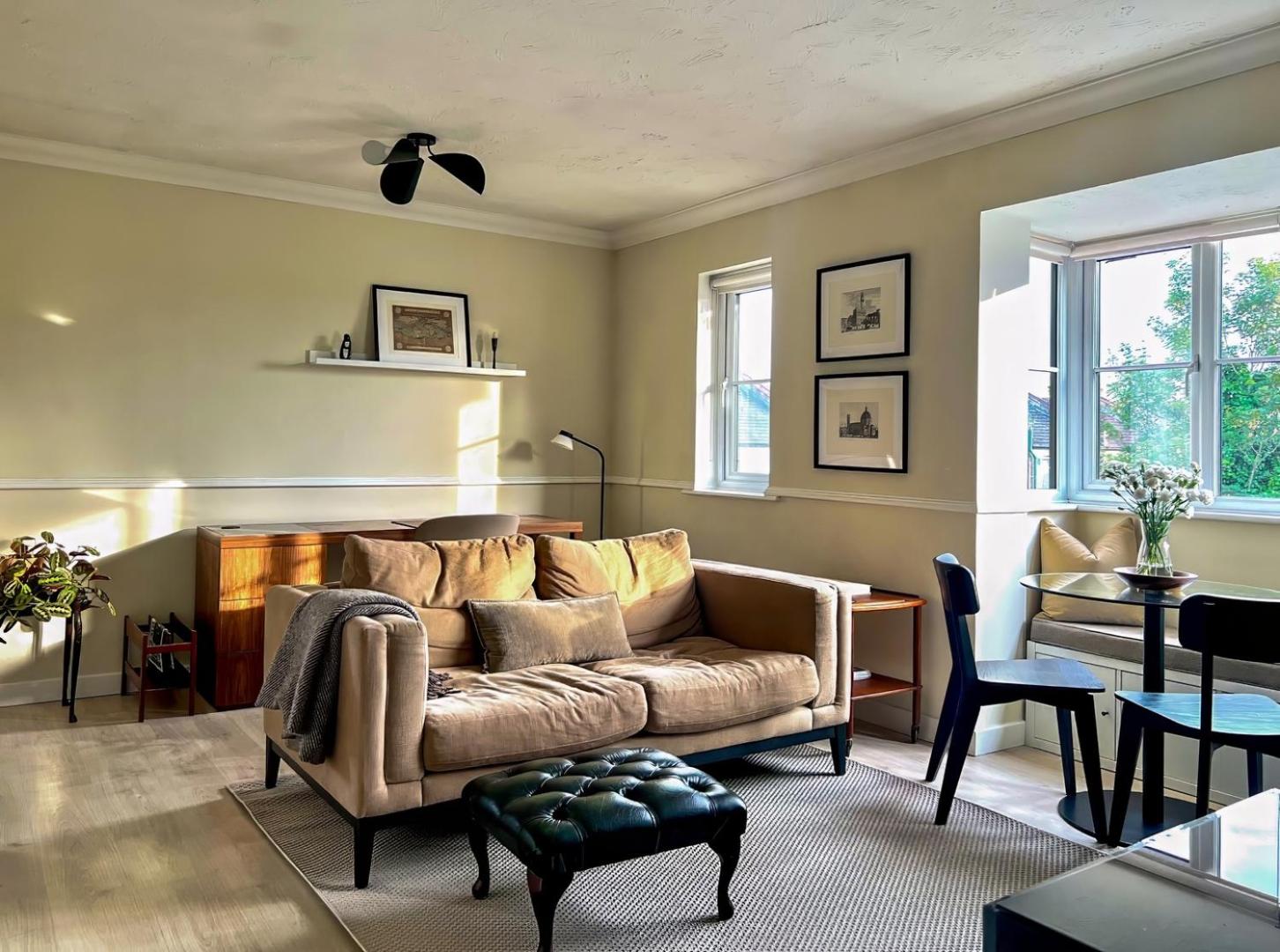 Bright Walthamstow flat w/ shared backyard