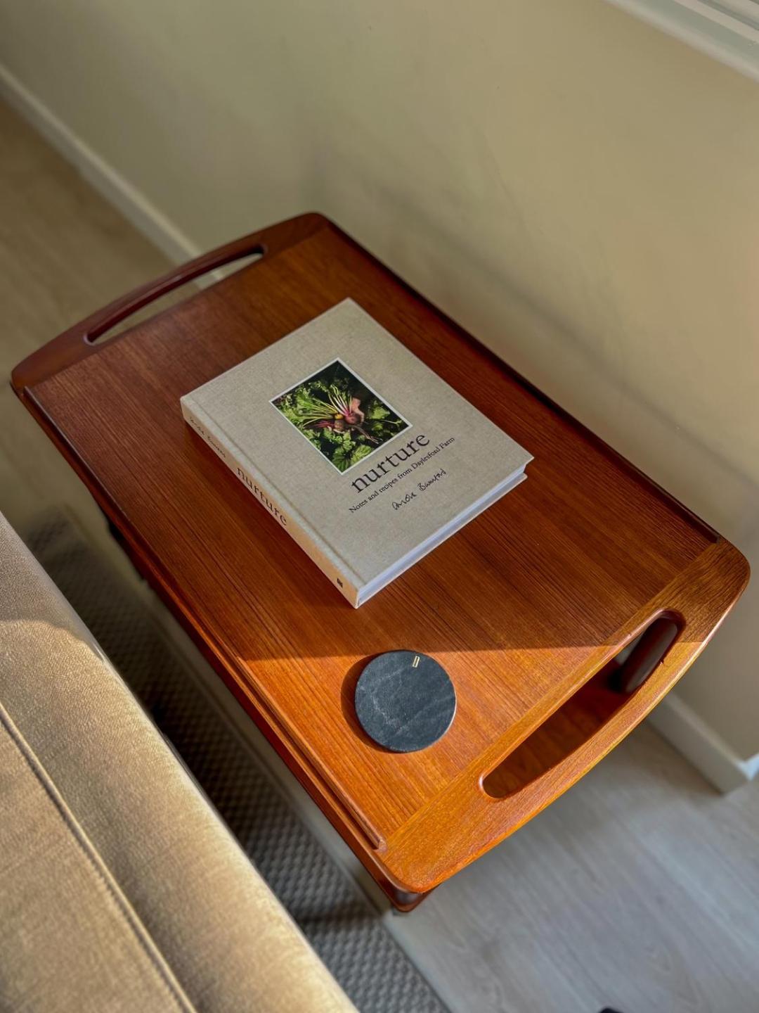 Bright Walthamstow flat w/ shared backyard