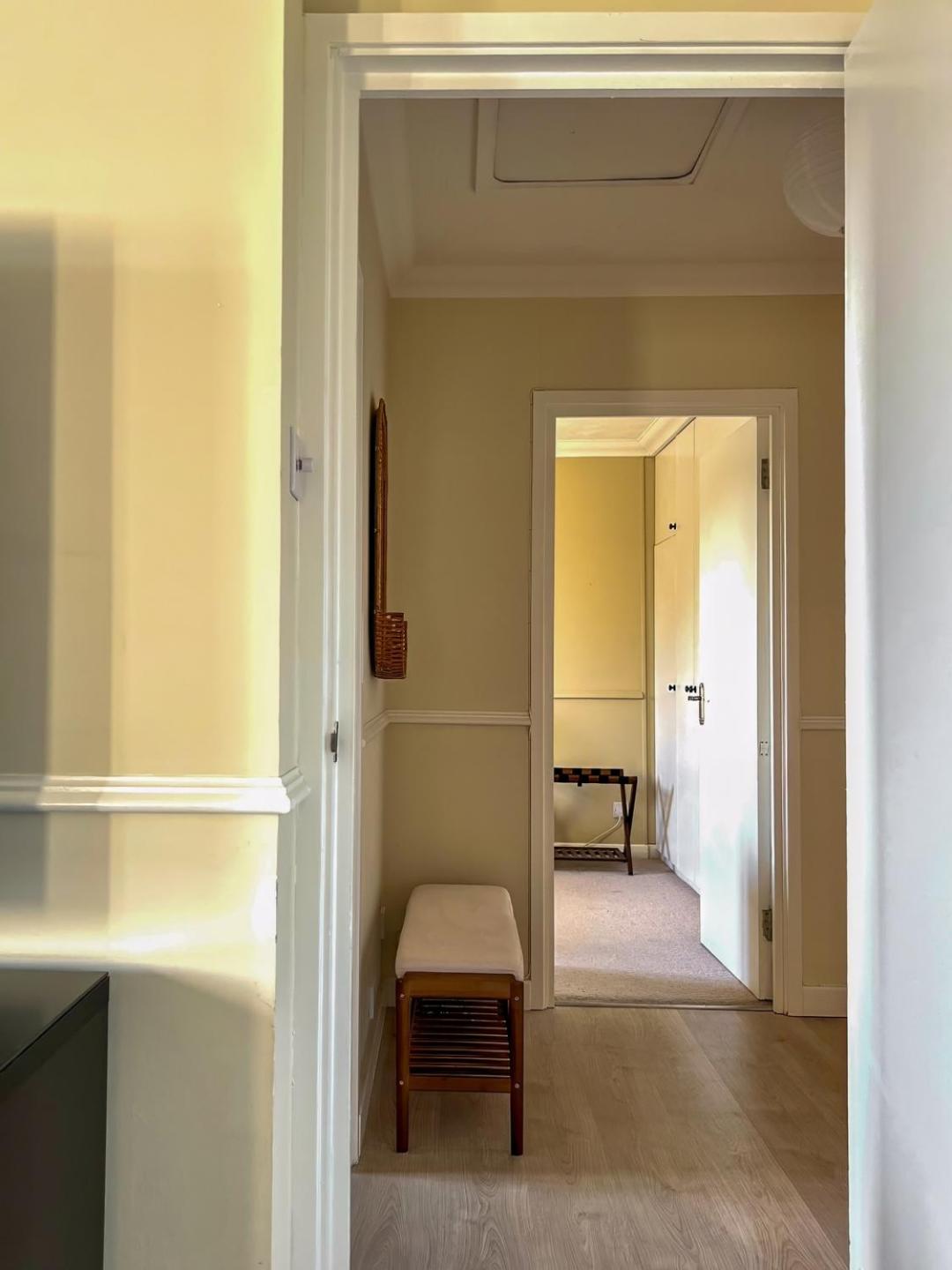 Bright Walthamstow flat w/ shared backyard