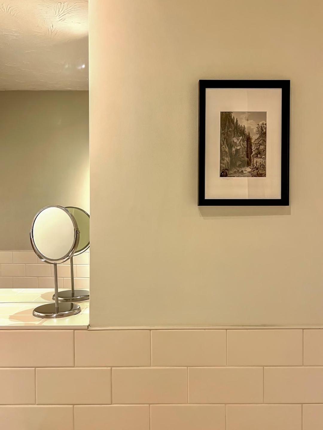 Bright Walthamstow flat w/ shared backyard