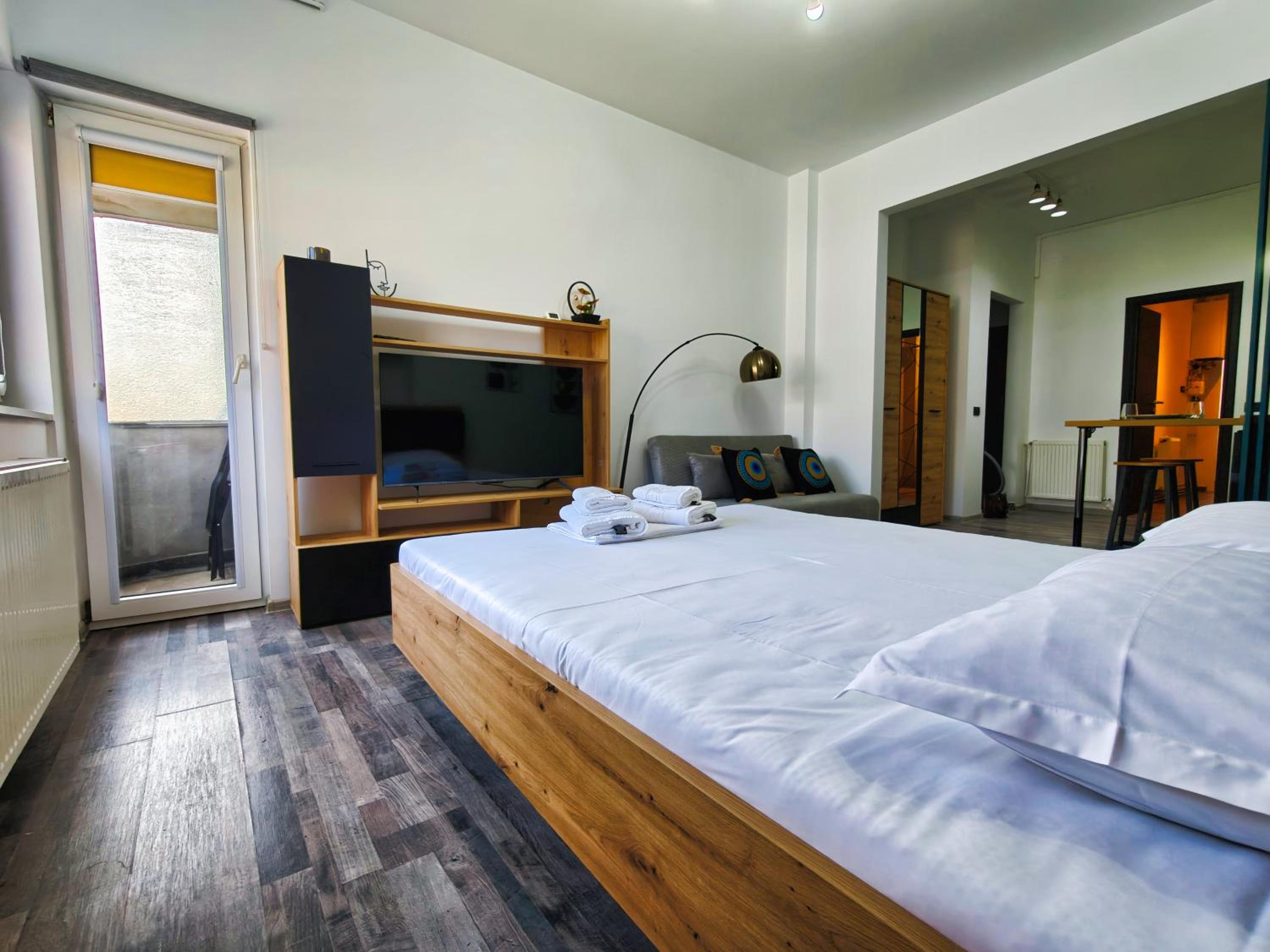 Botev Design Apartments - Walk to Old Town - Pumo Properties