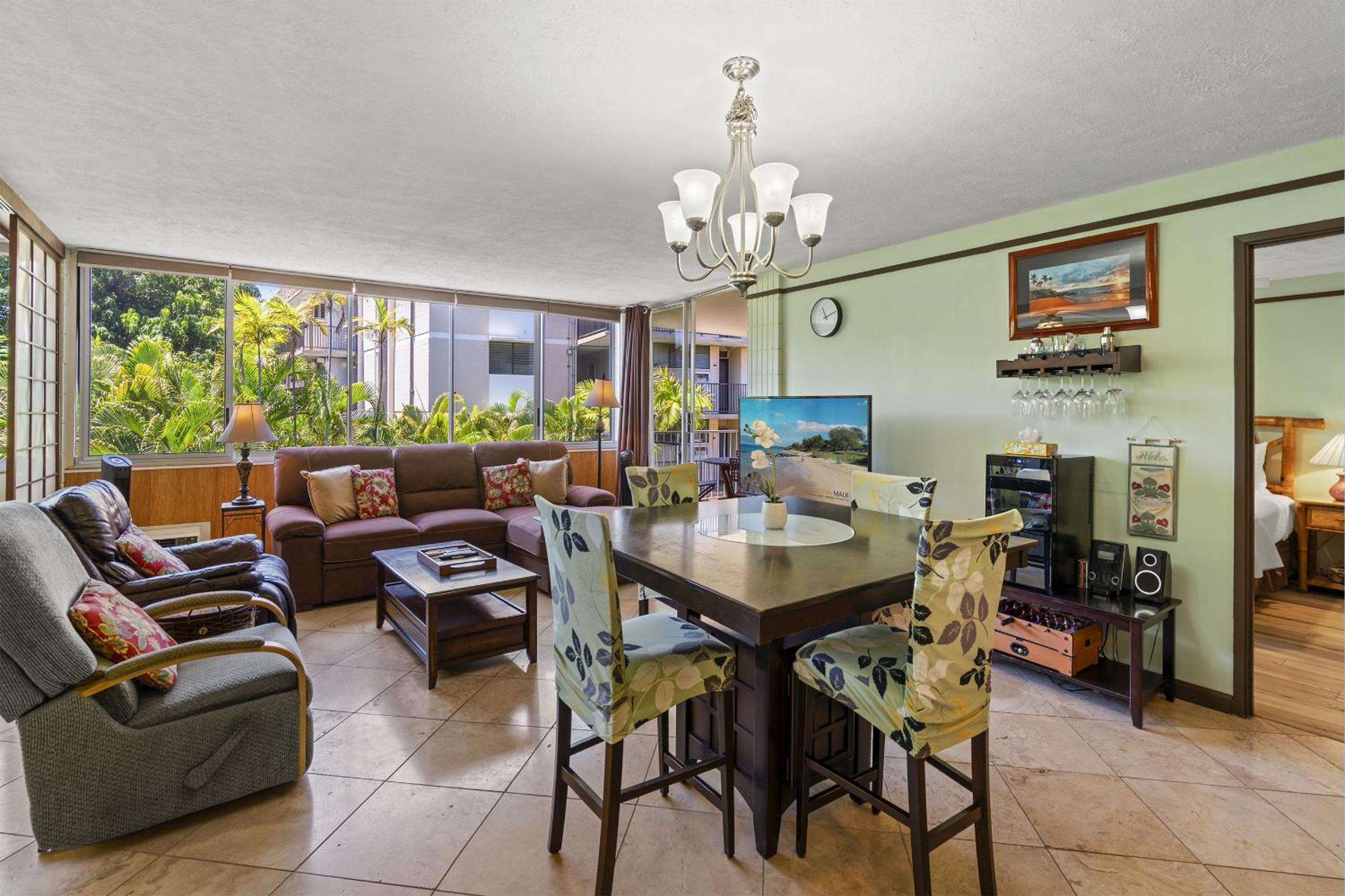 Haleakala Shores A-308 - Ocean/Mountain Views, Stylish 2br/2ba, Lanai, AC, Wi-Fi