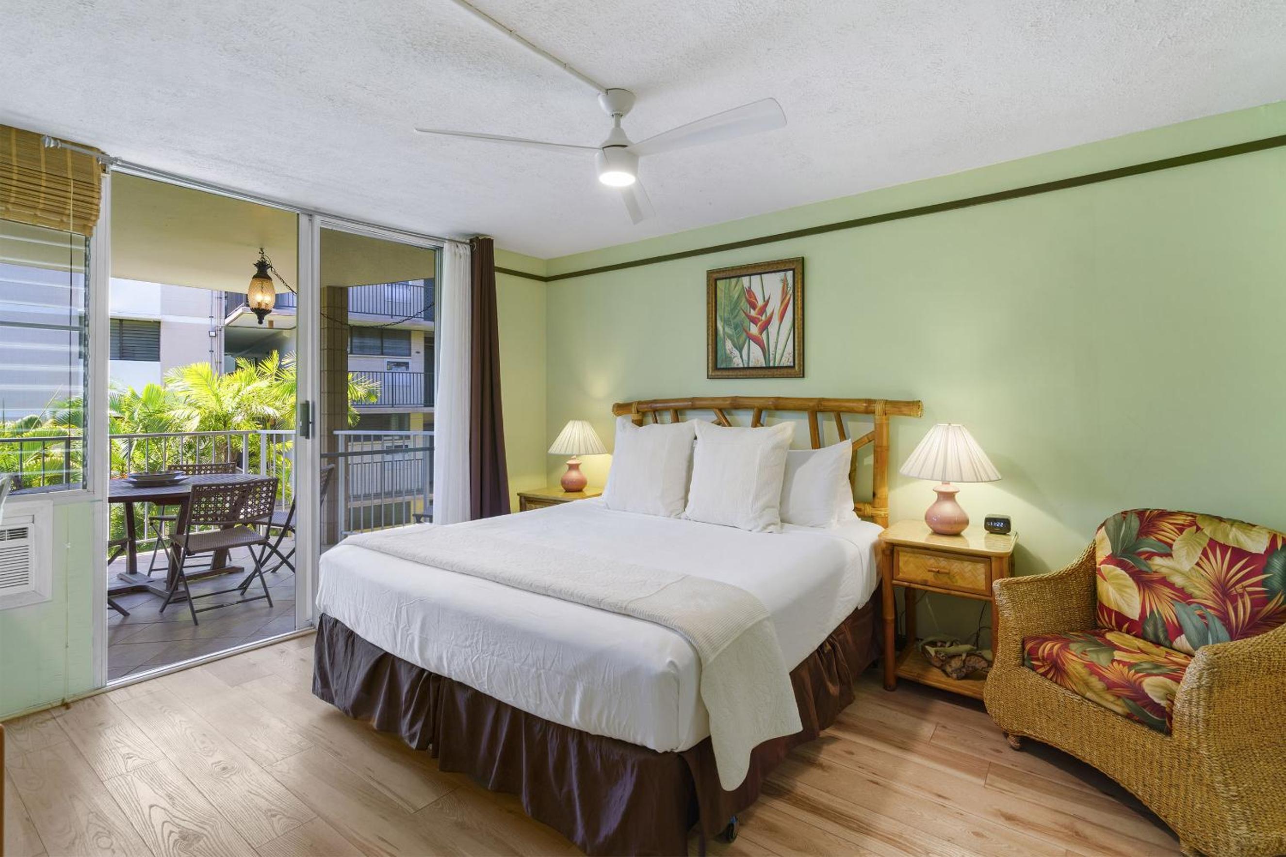 Haleakala Shores A-308 - Ocean/Mountain Views, Stylish 2br/2ba, Lanai, AC, Wi-Fi
