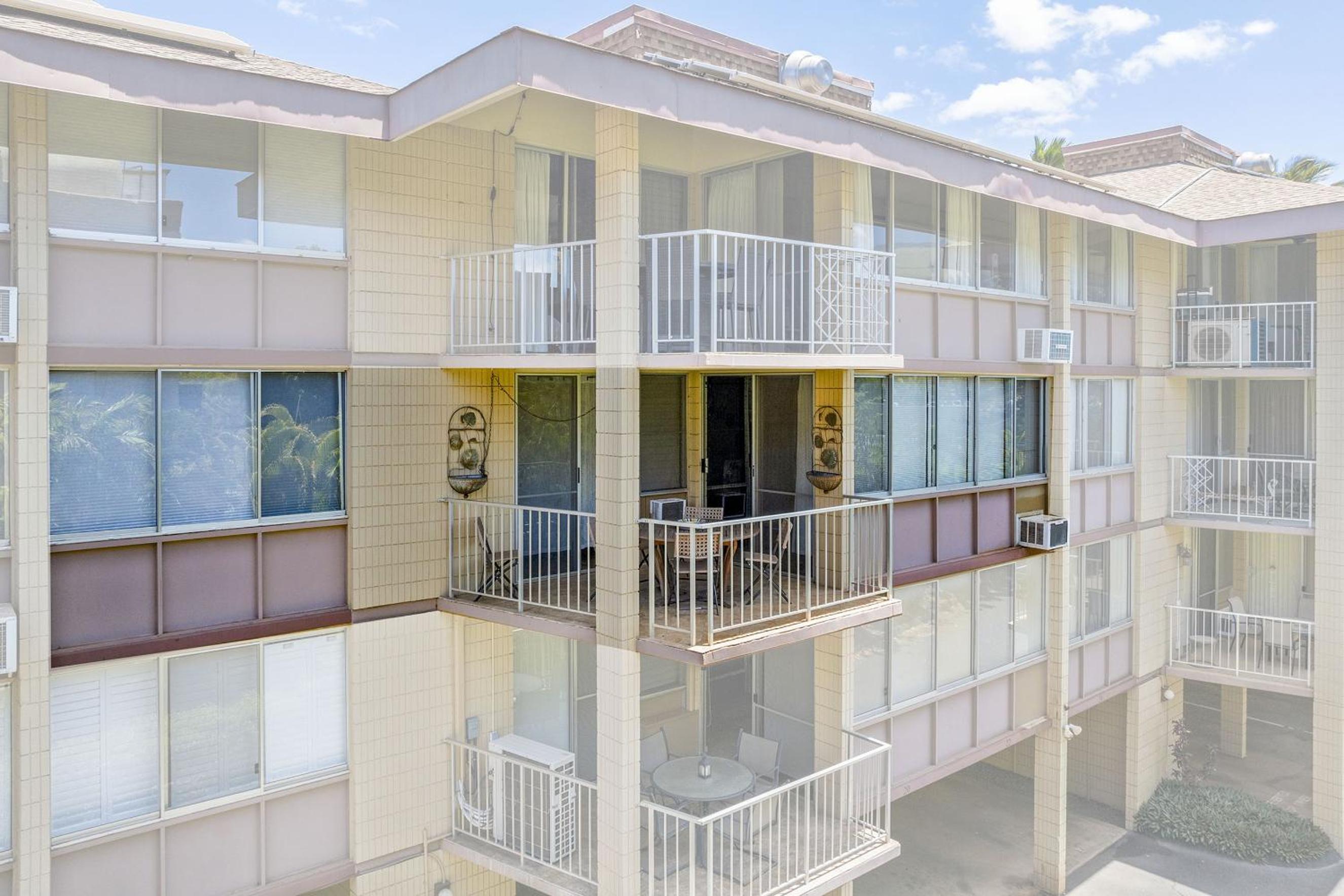 Haleakala Shores A-308 - Ocean/Mountain Views, Stylish 2br/2ba, Lanai, AC, Wi-Fi