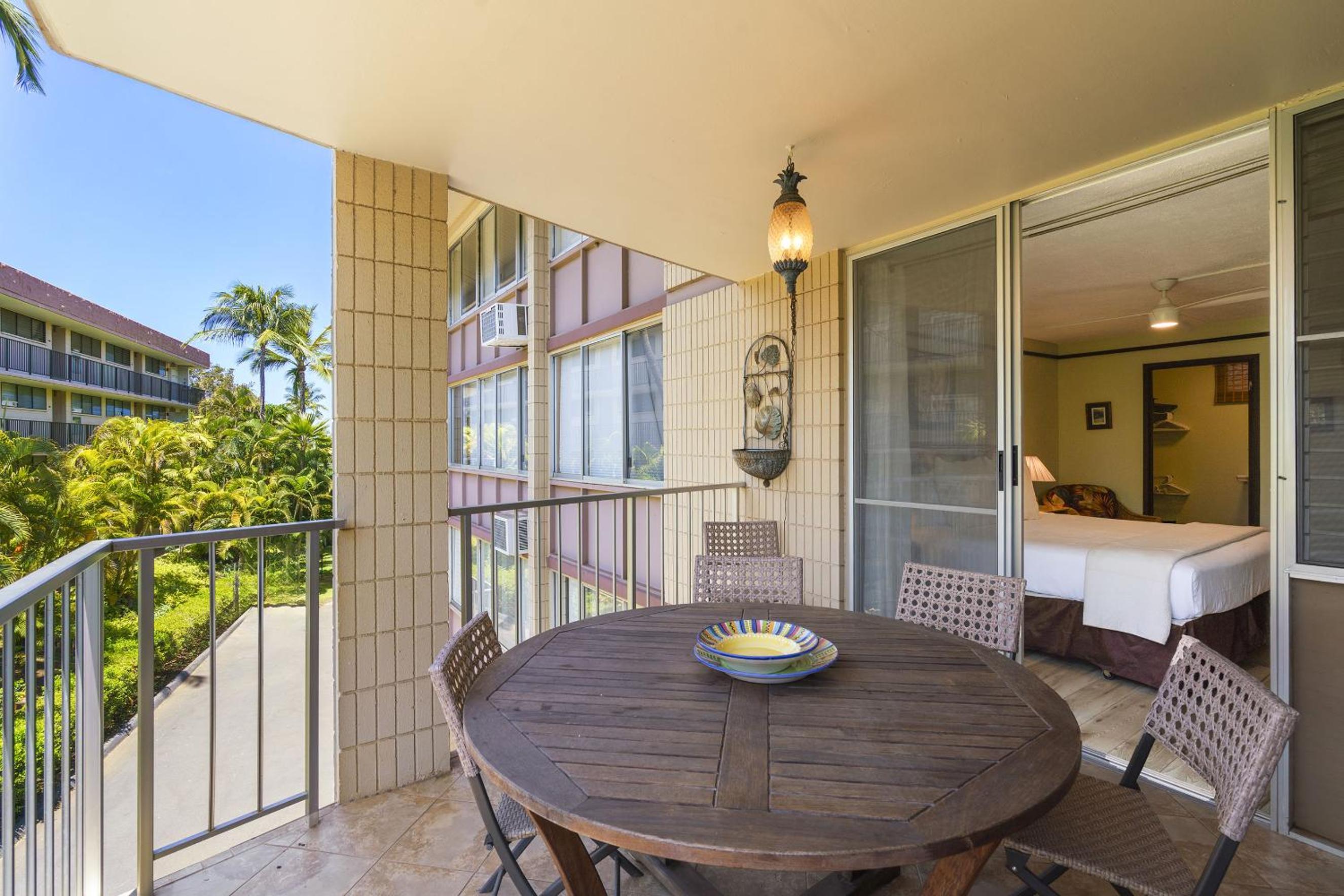 Haleakala Shores A-308 - Ocean/Mountain Views, Stylish 2br/2ba, Lanai, AC, Wi-Fi