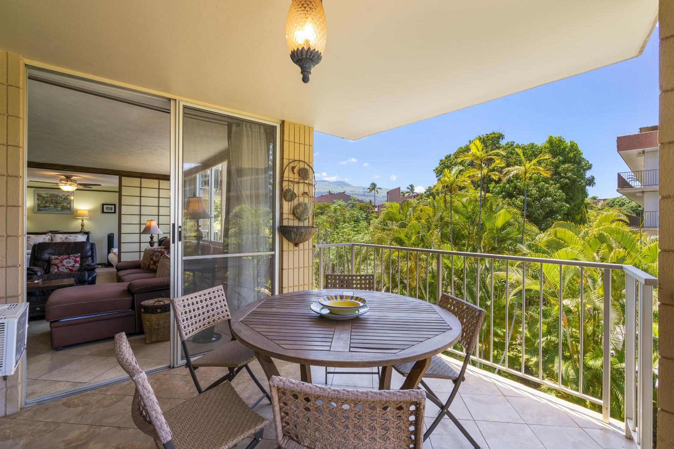 Haleakala Shores A-308 - Ocean/Mountain Views, Stylish 2br/2ba, Lanai, AC, Wi-Fi