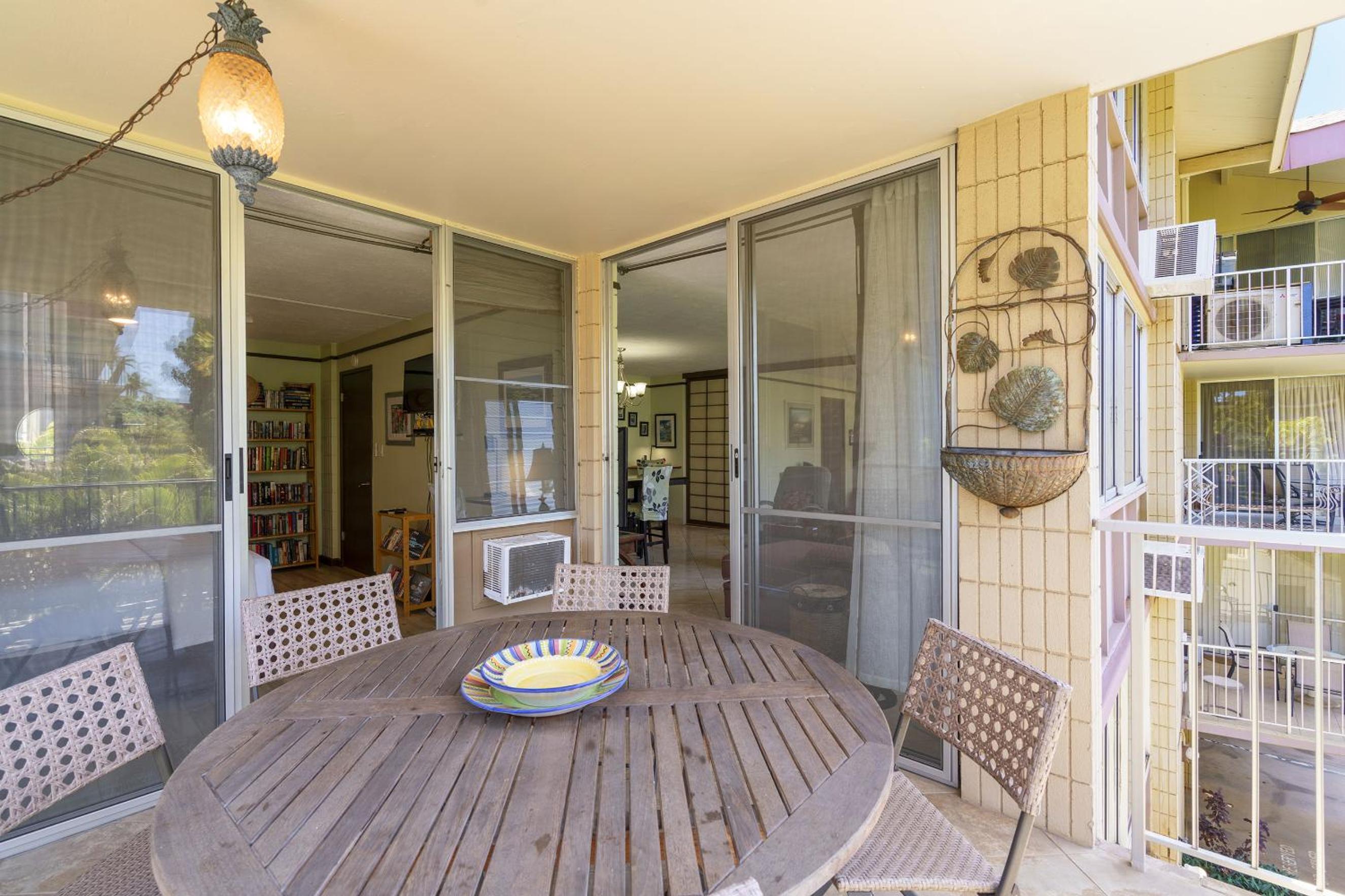 Haleakala Shores A-308 - Ocean/Mountain Views, Stylish 2br/2ba, Lanai, AC, Wi-Fi