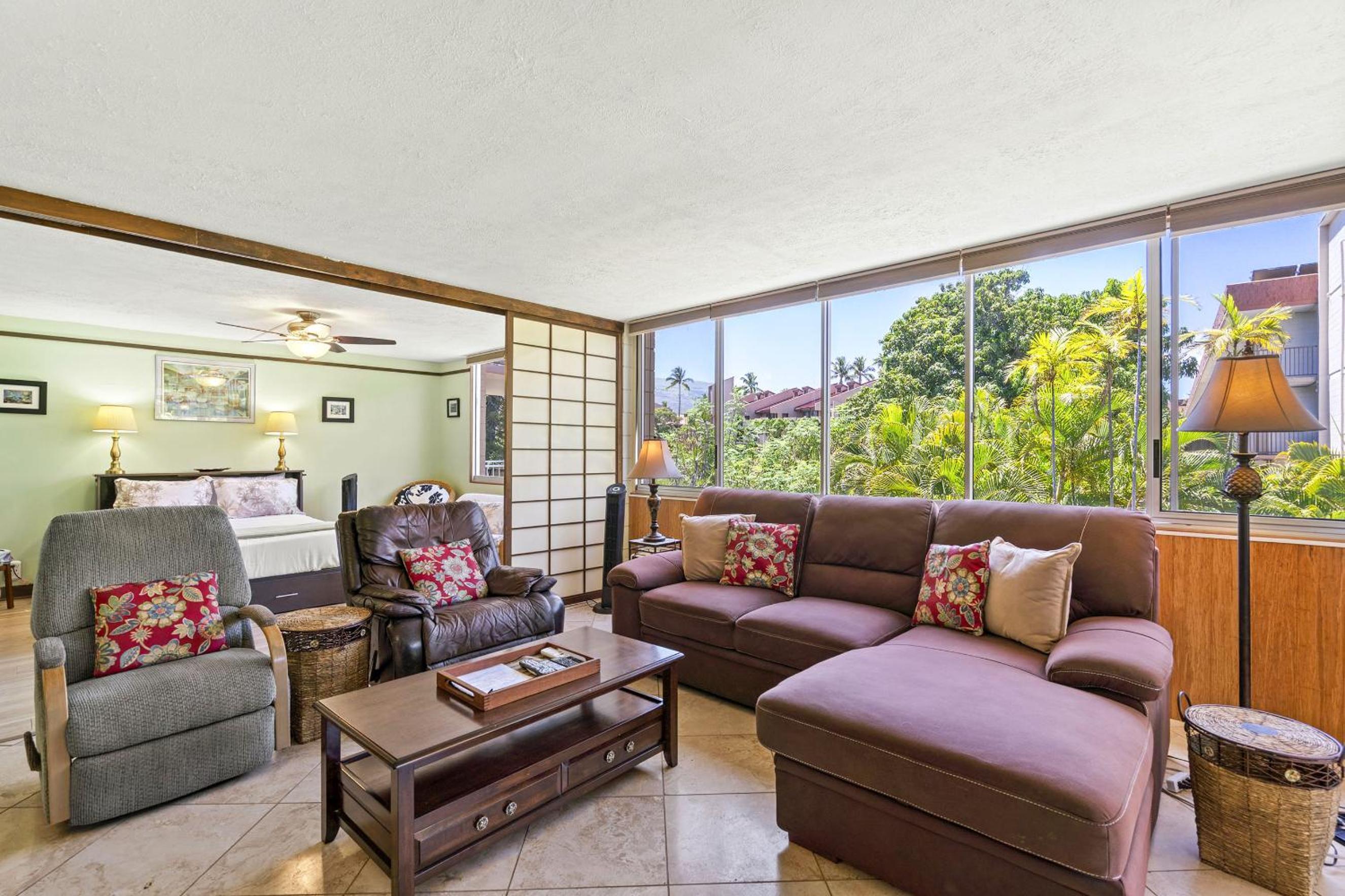 Haleakala Shores A-308 - Ocean/Mountain Views, Stylish 2br/2ba, Lanai, AC, Wi-Fi