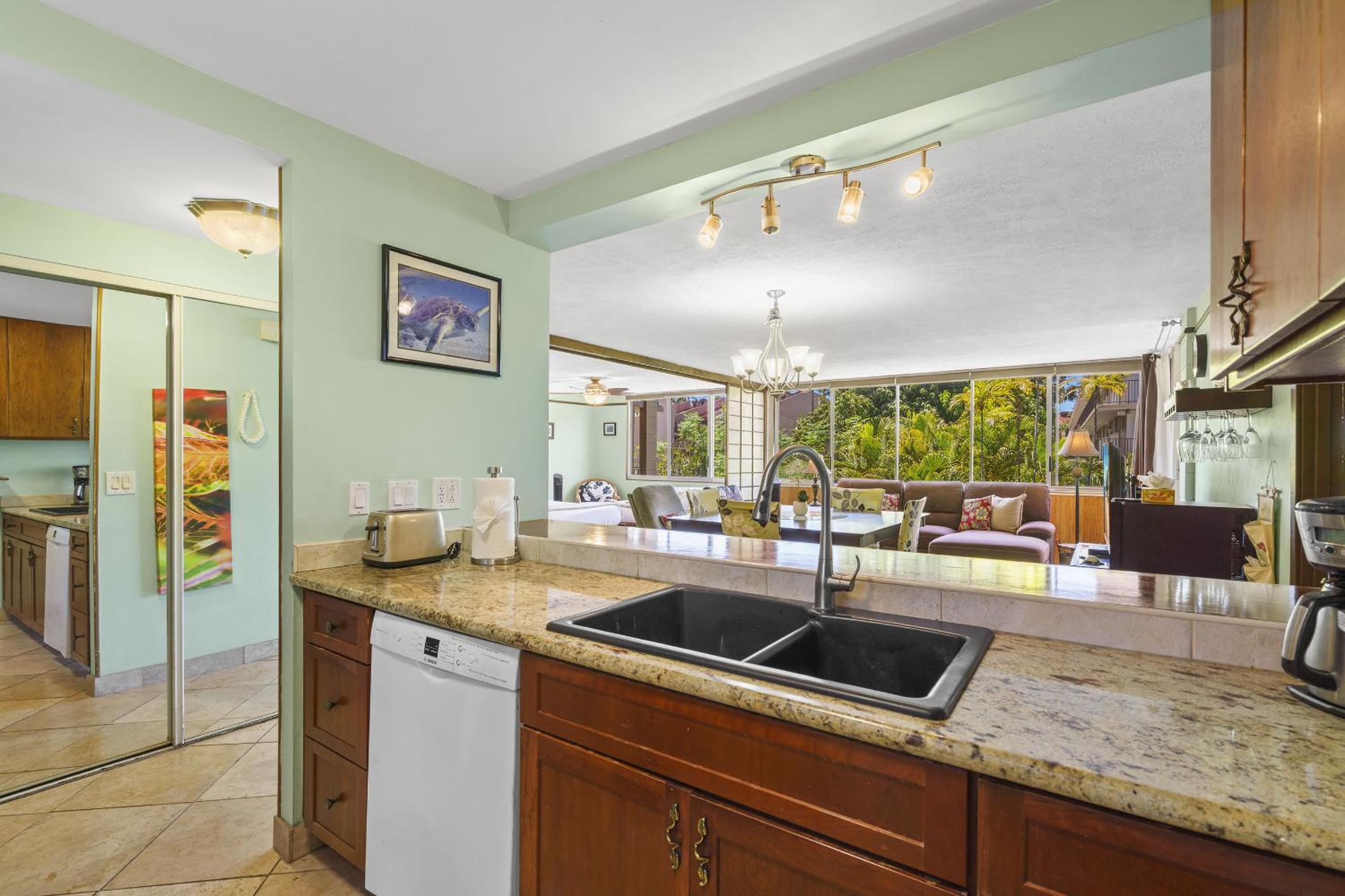 Haleakala Shores A-308 - Ocean/Mountain Views, Stylish 2br/2ba, Lanai, AC, Wi-Fi