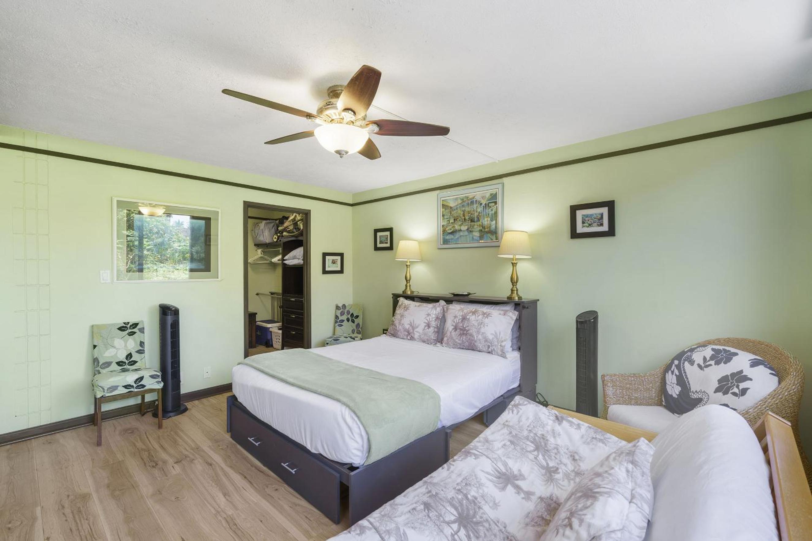 Haleakala Shores A-308 - Ocean/Mountain Views, Stylish 2br/2ba, Lanai, AC, Wi-Fi