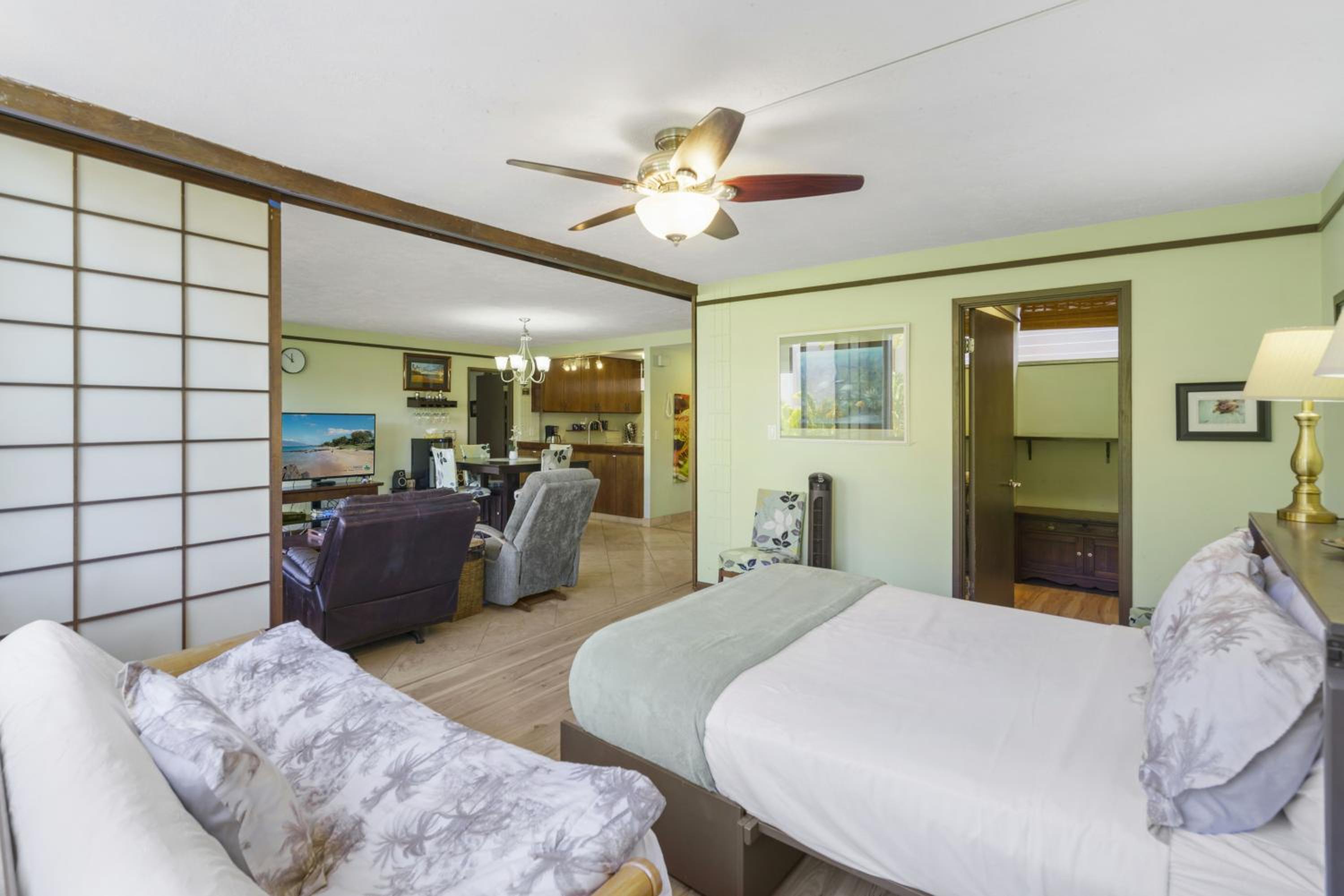 Haleakala Shores A-308 - Ocean/Mountain Views, Stylish 2br/2ba, Lanai, AC, Wi-Fi
