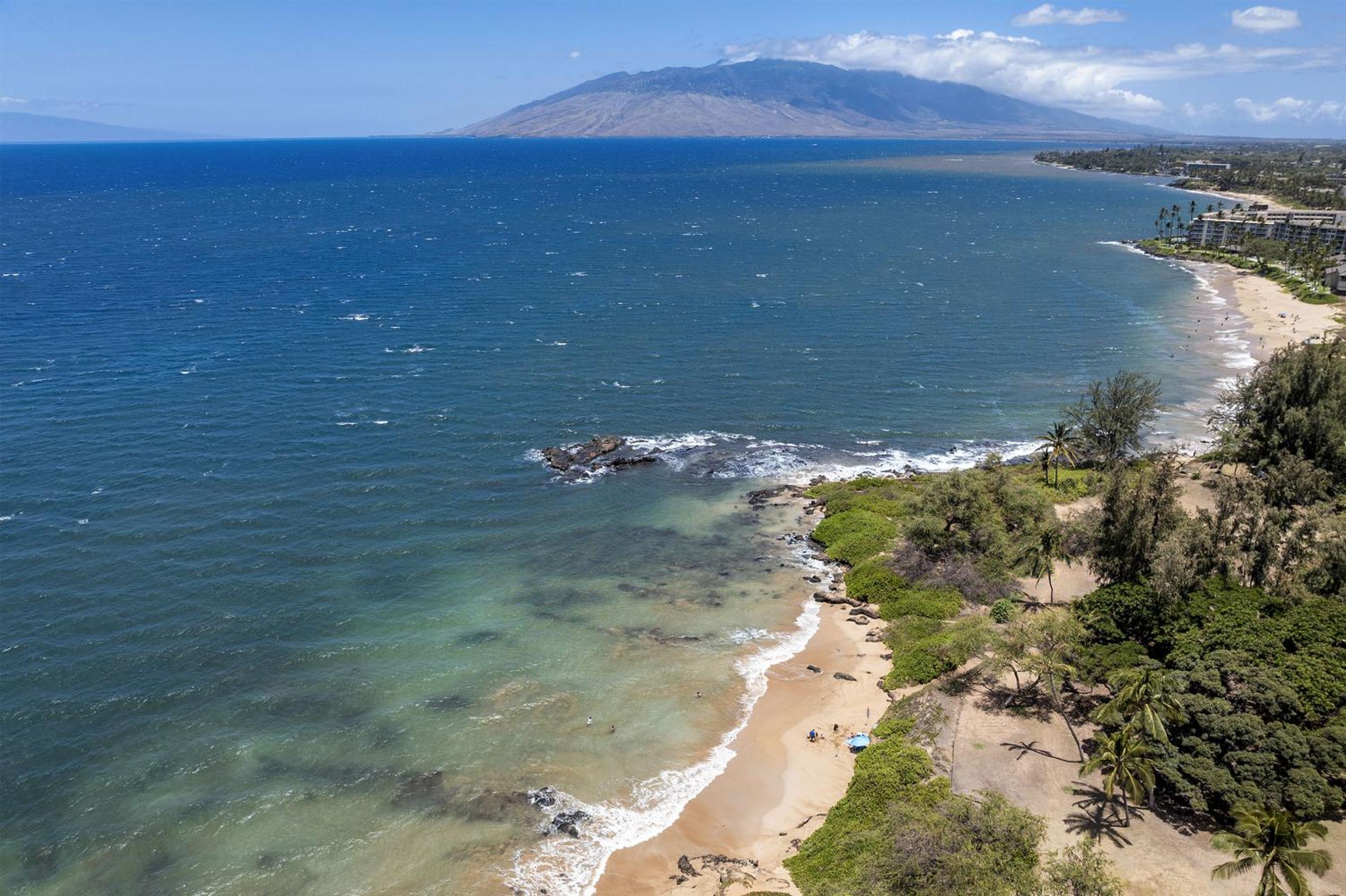 Haleakala Shores A-308 - Ocean/Mountain Views, Stylish 2br/2ba, Lanai, AC, Wi-Fi