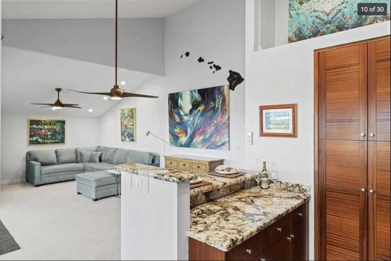 Endless Ocean Views 1bd and 2 bath