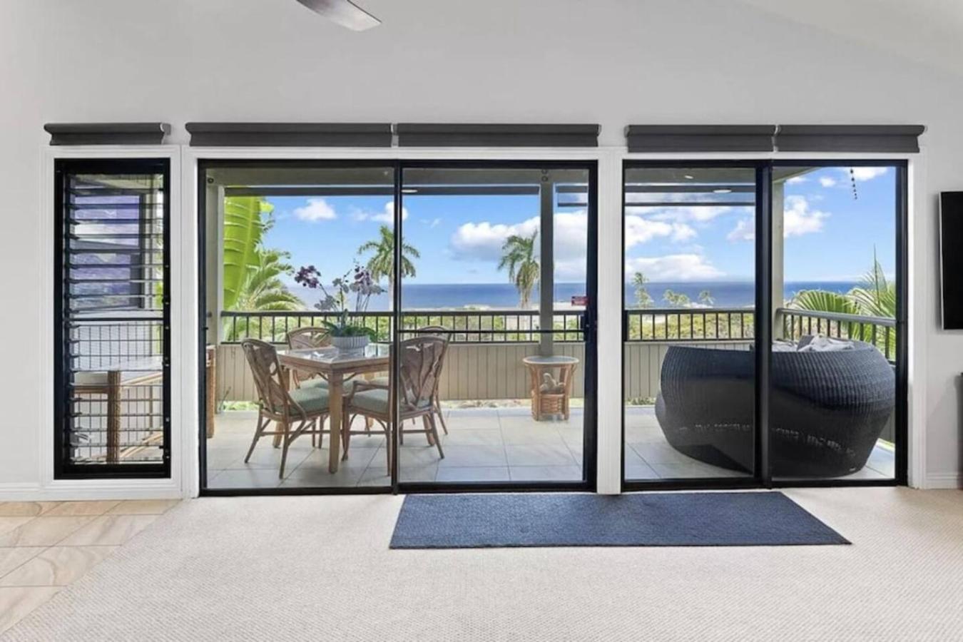 Endless Ocean Views 1bd and 2 bath