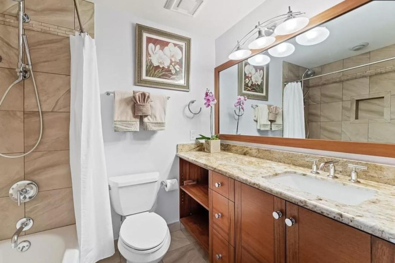 Endless Ocean Views 1bd and 2 bath